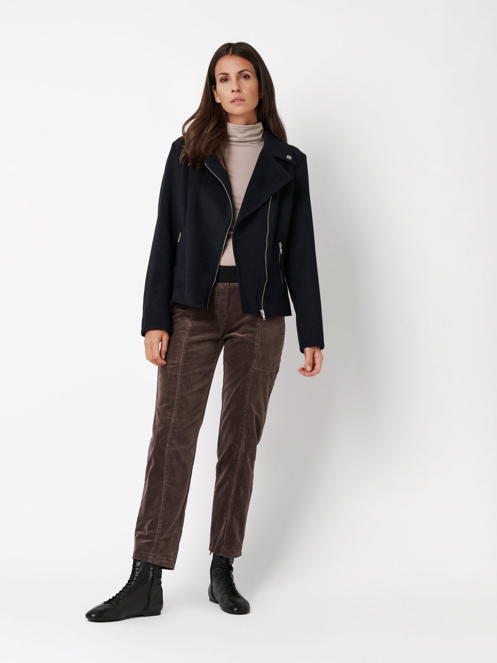 Hose Sue dark brown Outfitansicht