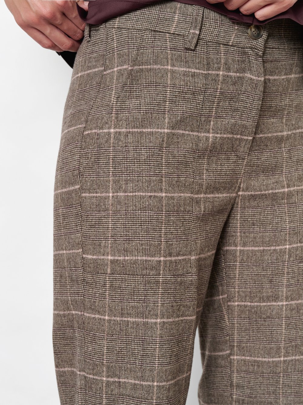 Damenhose Sue in Camel, Entspannte 7/8-Hose mit Karomuster, Detailansicht