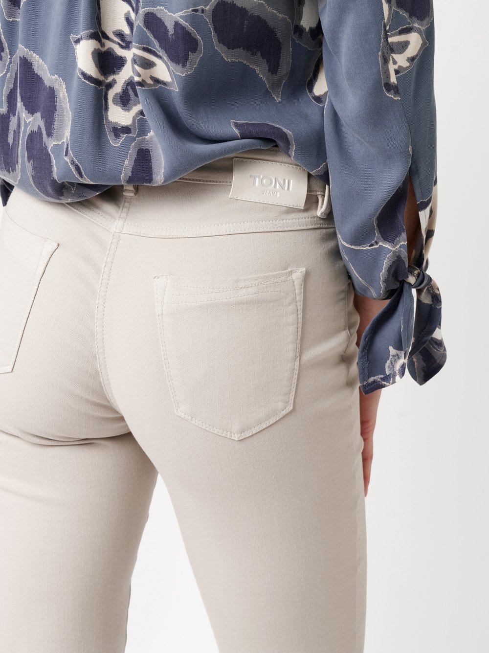 Damenjeans Perfect Shape Slim in light grey, Slim-Fit Jeans aus Colour Denim, Detailansicht