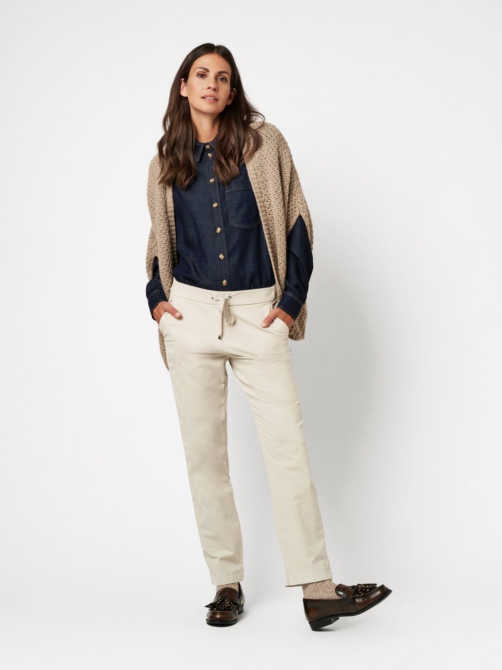 Trousers Sue light grey outfit view