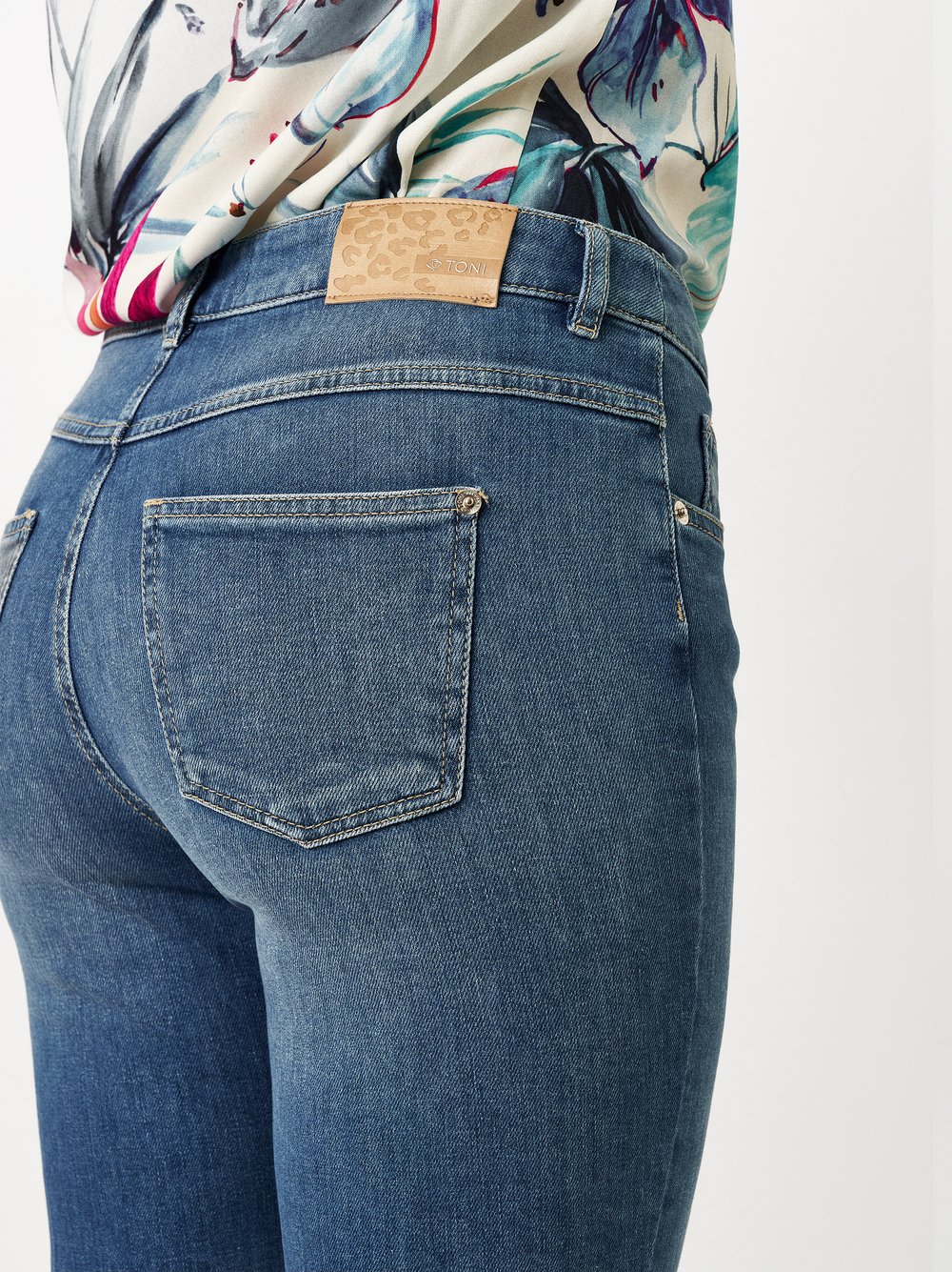 Jeans Ella mid blue Detailansicht