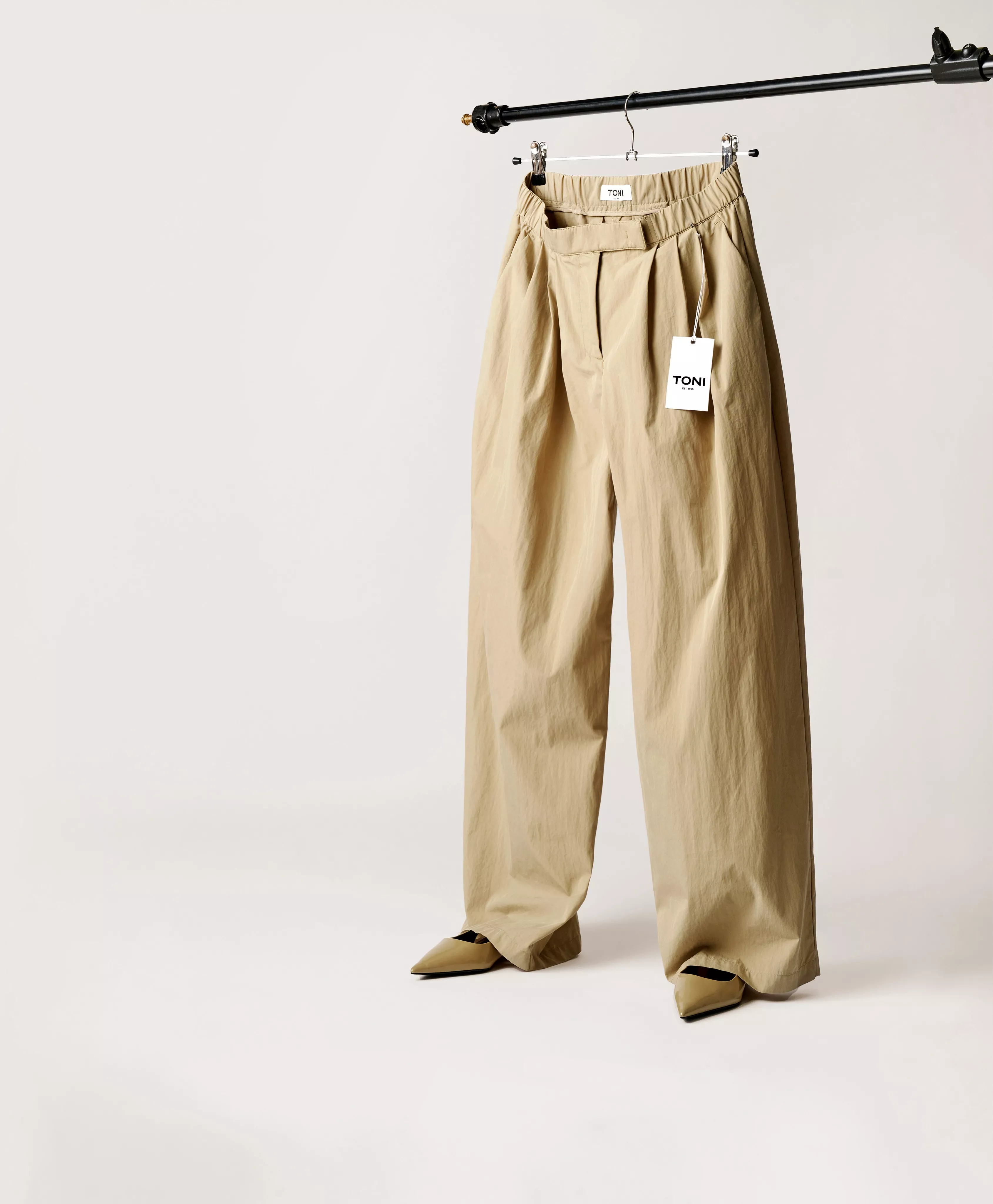 Während Trends kommen und gehen, bleibt eines unverzichtbar: eine Passform, die sich gut anfühlt.
 
#TONIFashion #SimplyTheBest