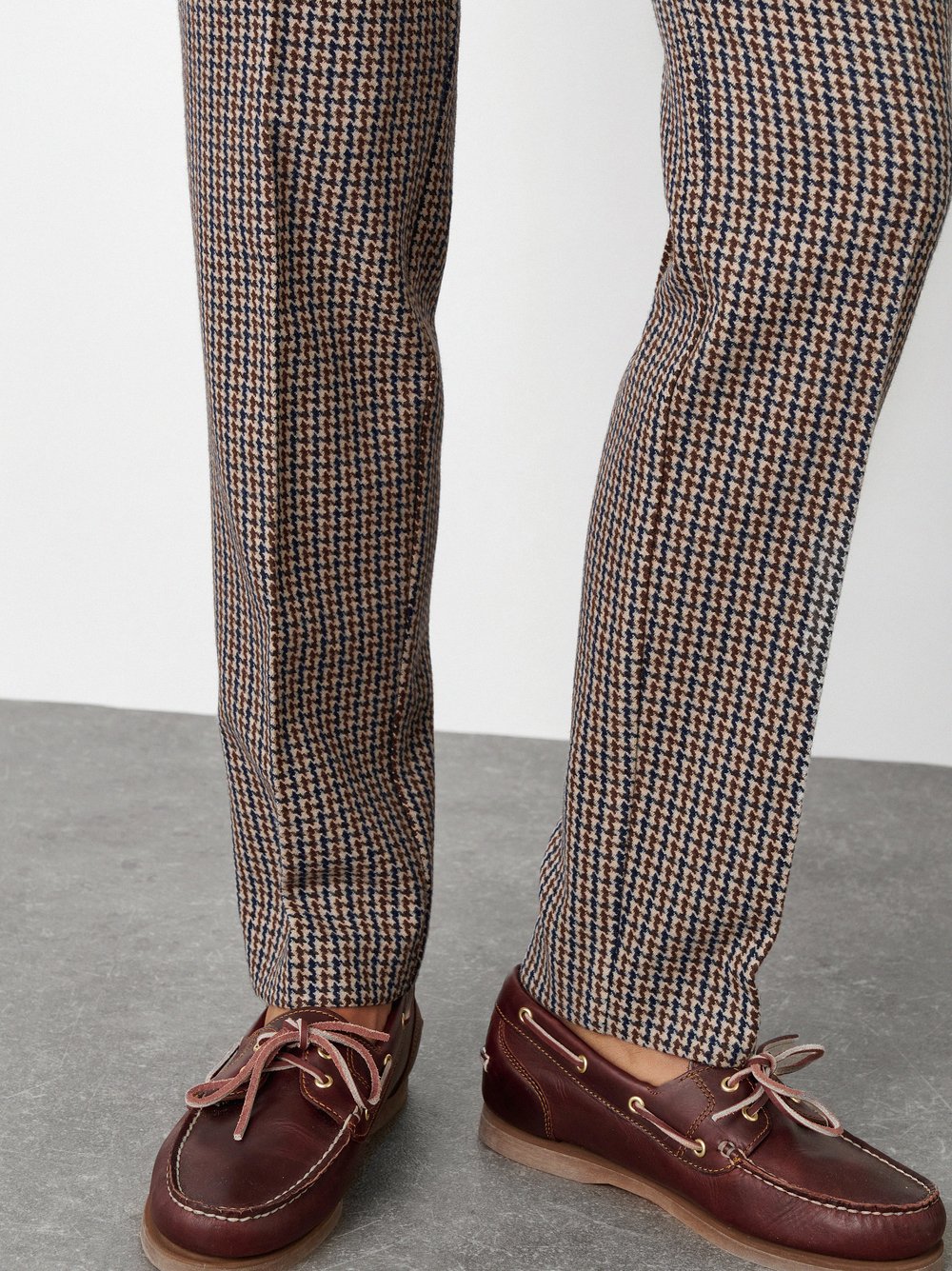 Womens trousers Jenny Smart in Camel, tailored trousers with houndstooth pattern, detail view