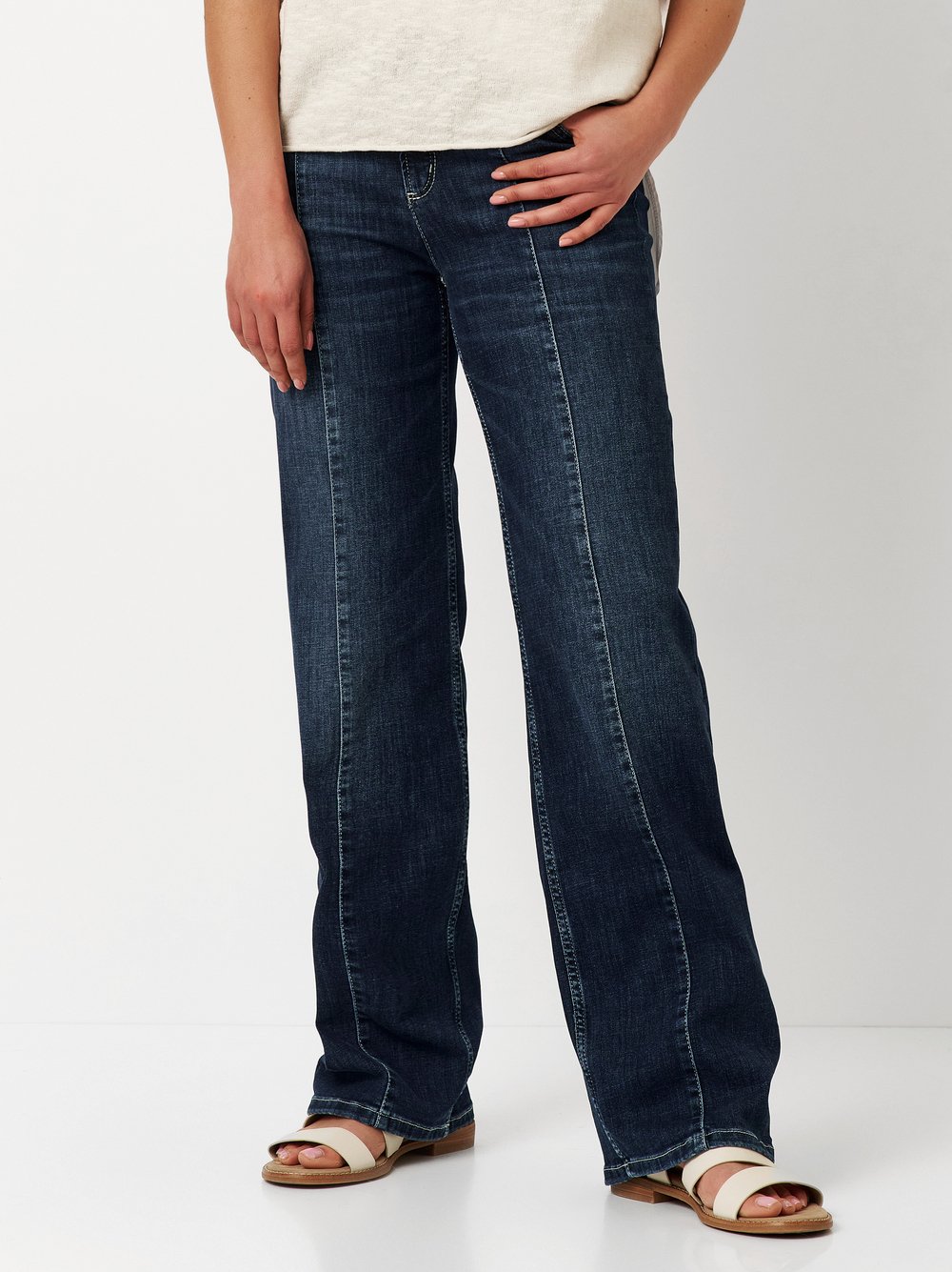 Jeans Ella dark blue Vorderansicht Jeans Ella dark blue Vorderansicht