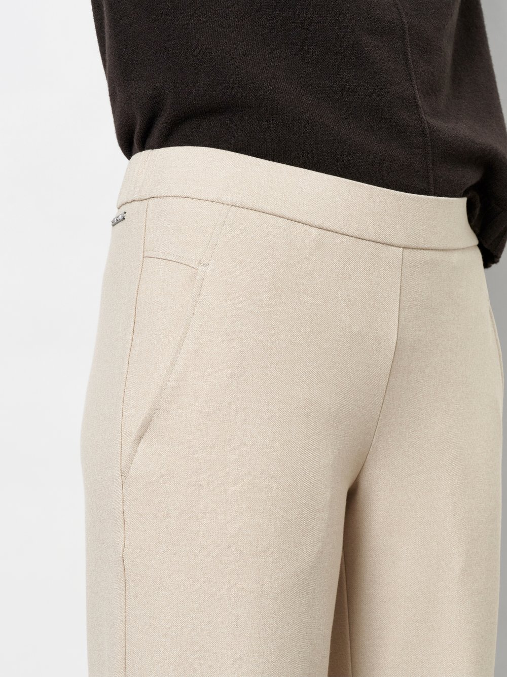 Damenhose Sue 7/8 in Creme, Weite 7/8-Hose aus Gabardine, Detailansicht