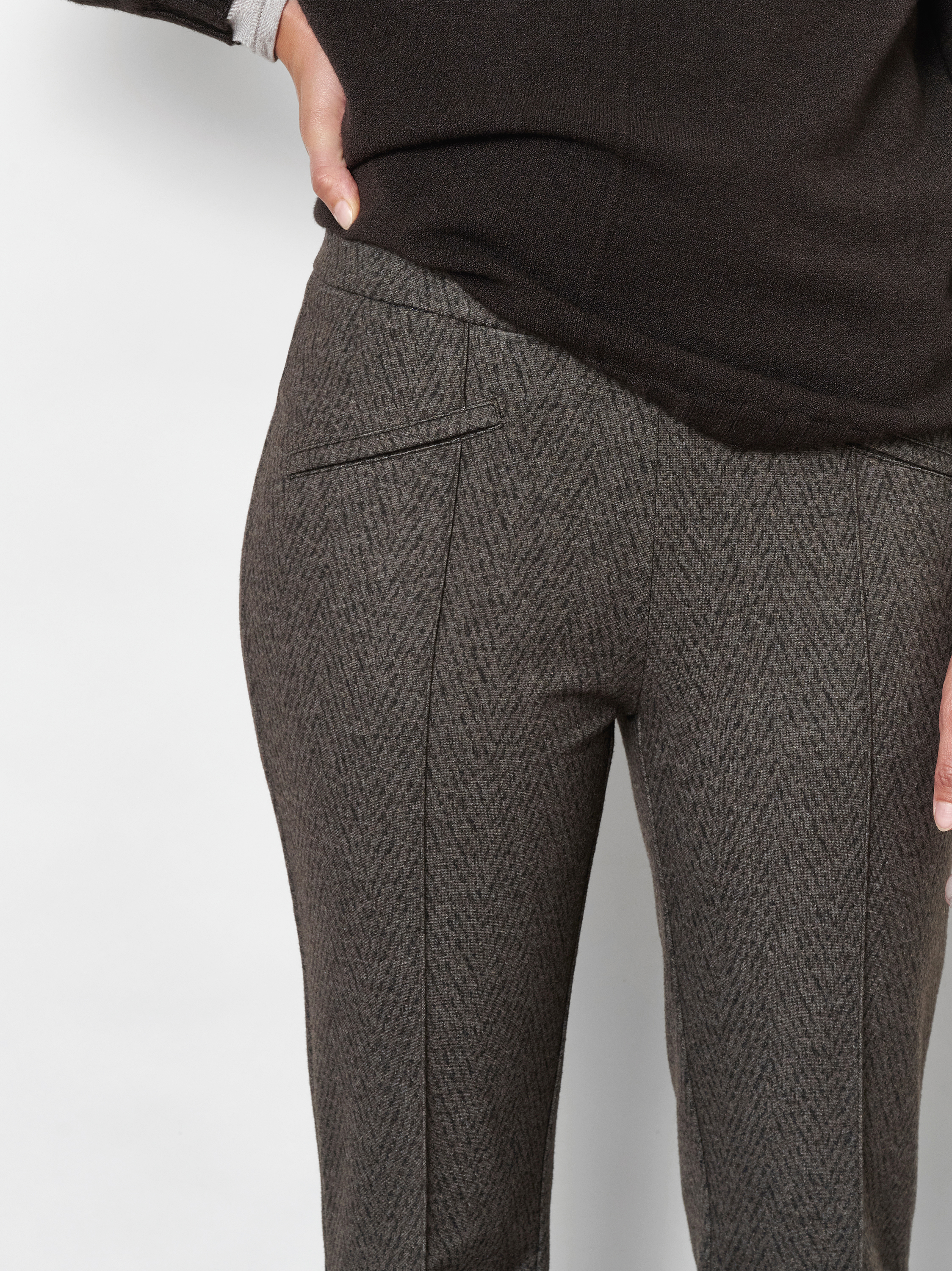 Damenhose Jenny 7/8 in Dunkelbraun, 7/8-Hose im Fischgratdessin, Detailansicht