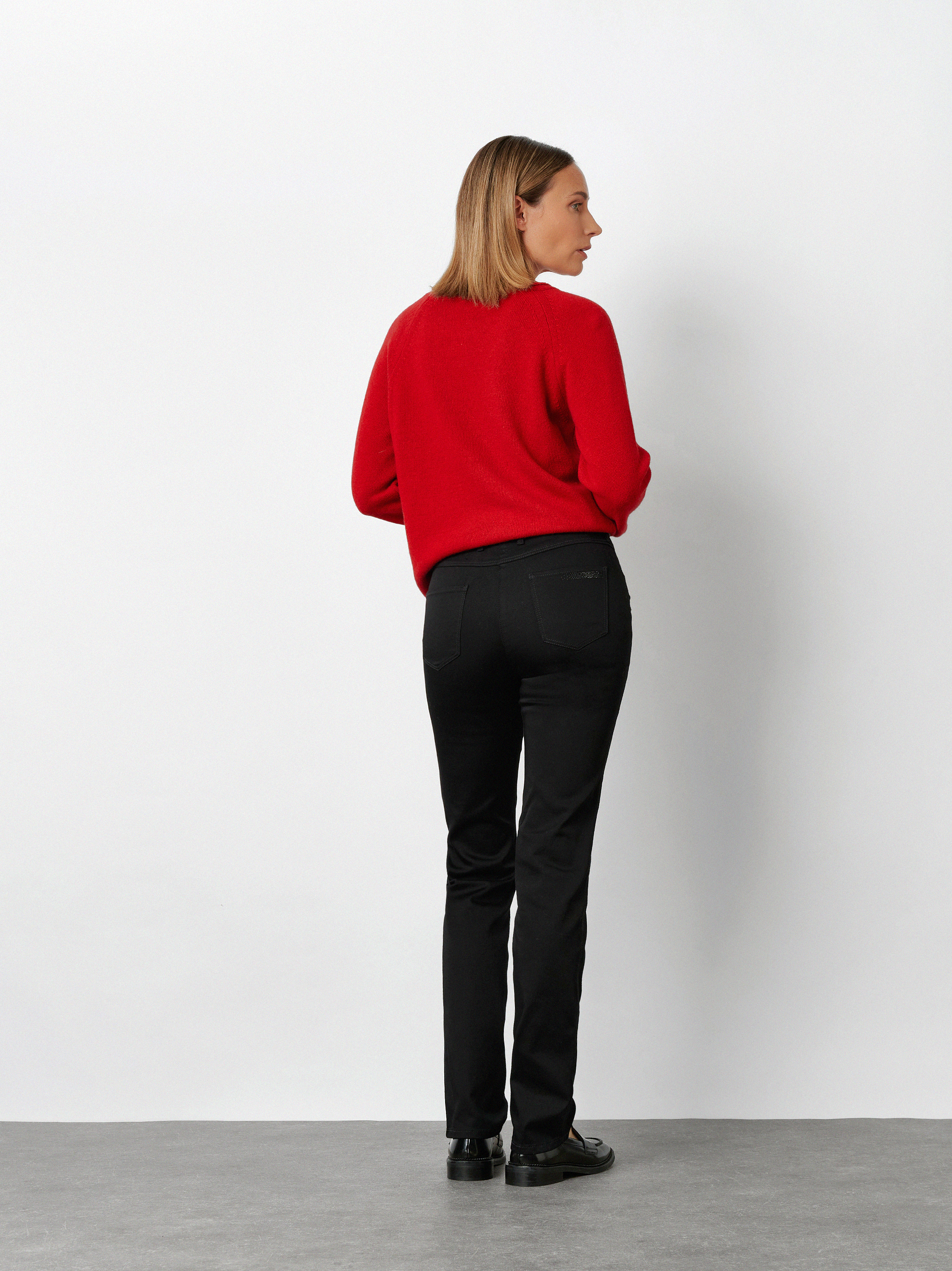 Damenhose Be Loved in black, High Waist Hose, Rueckansicht am Model getragen