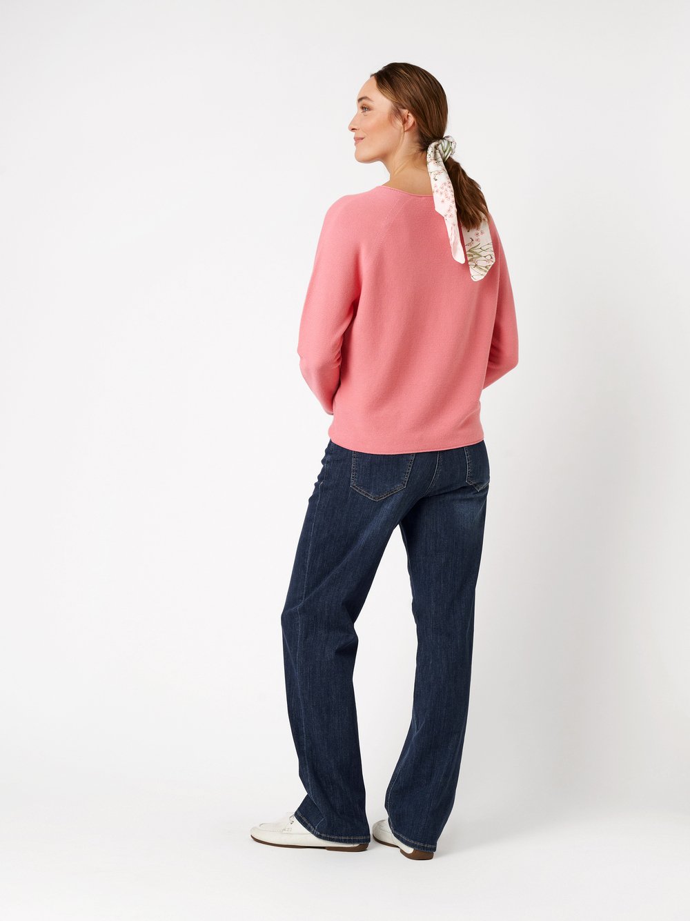 Damenpullover Summer Cosy in pink, luftiger Sommerpullover, Rueckansicht am Model getragen