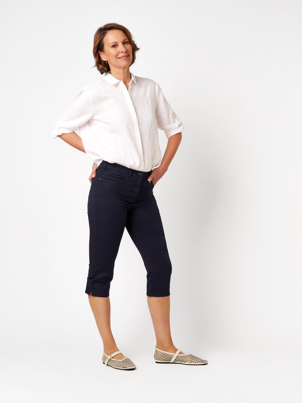 Damenhose Meine beste Freundin Capri in dark blue, Sommerliche Capri-Hose, Outfitansicht am Model