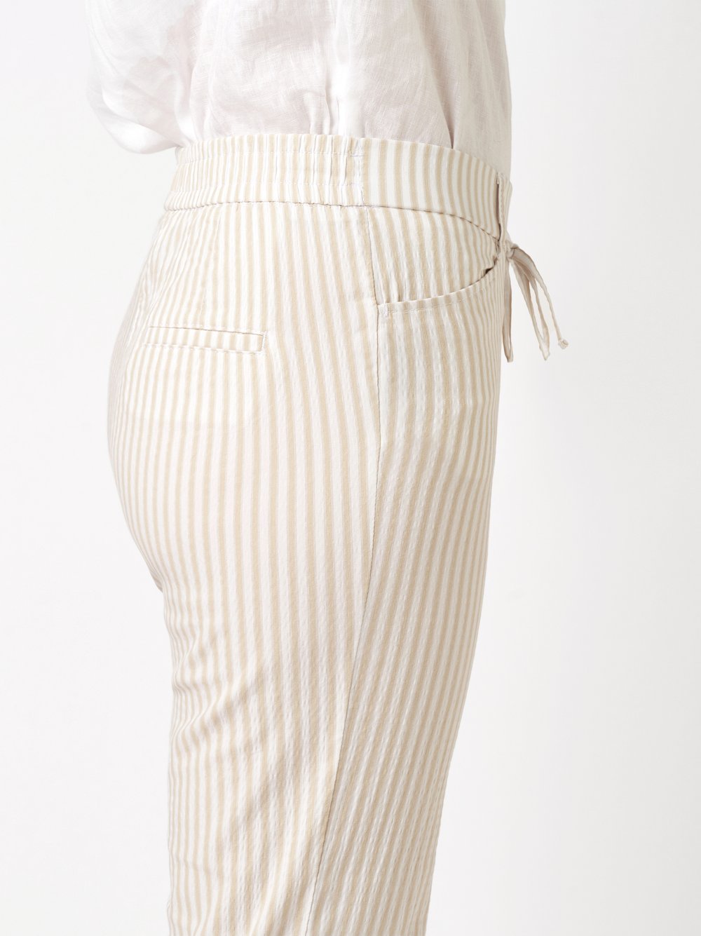 Damenhose Scarlet Wide 3/4 in beige / white, Entspannte 3/4-Hose, Detailansicht