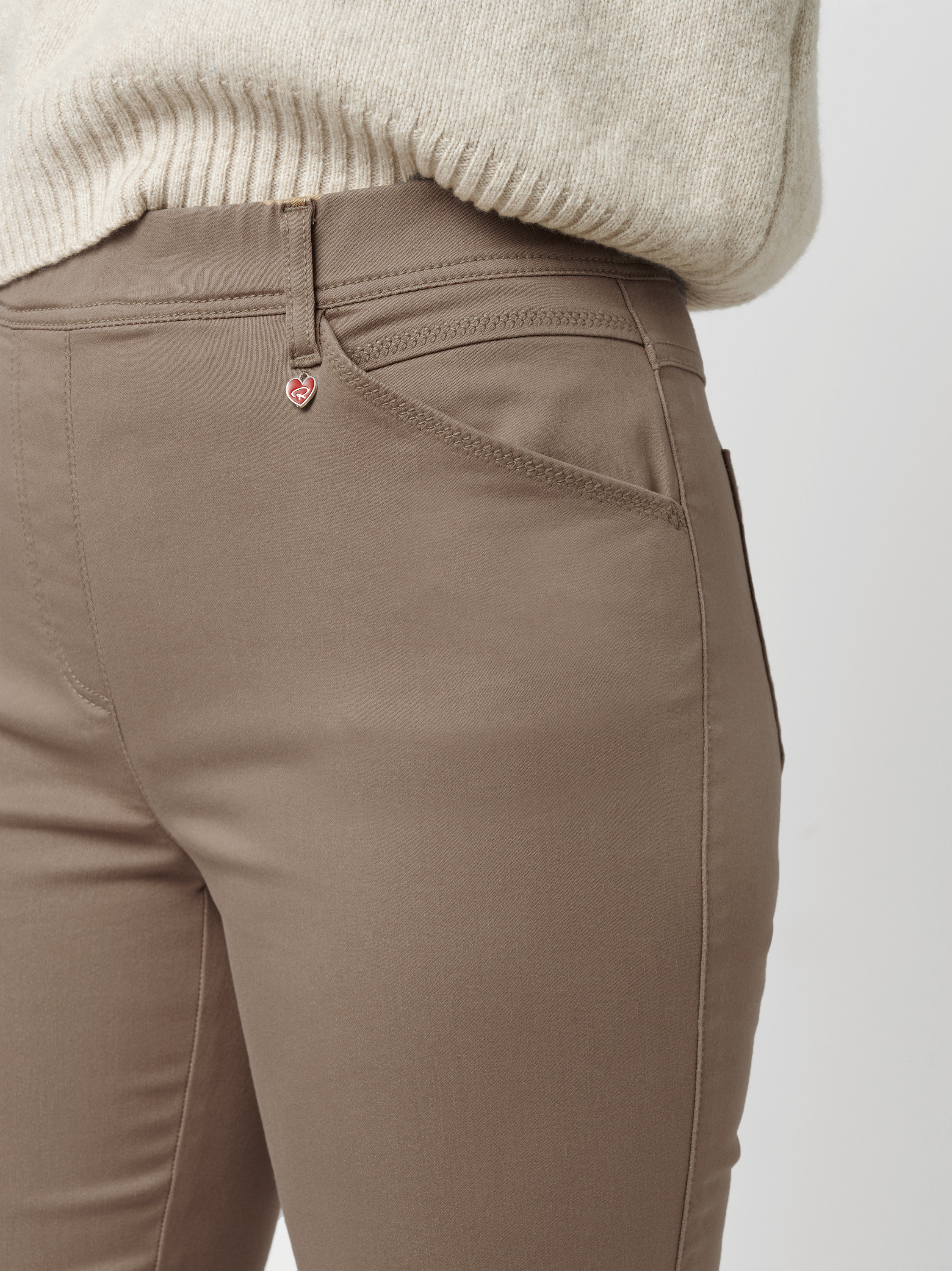 Hose Alice taupe Detailansicht