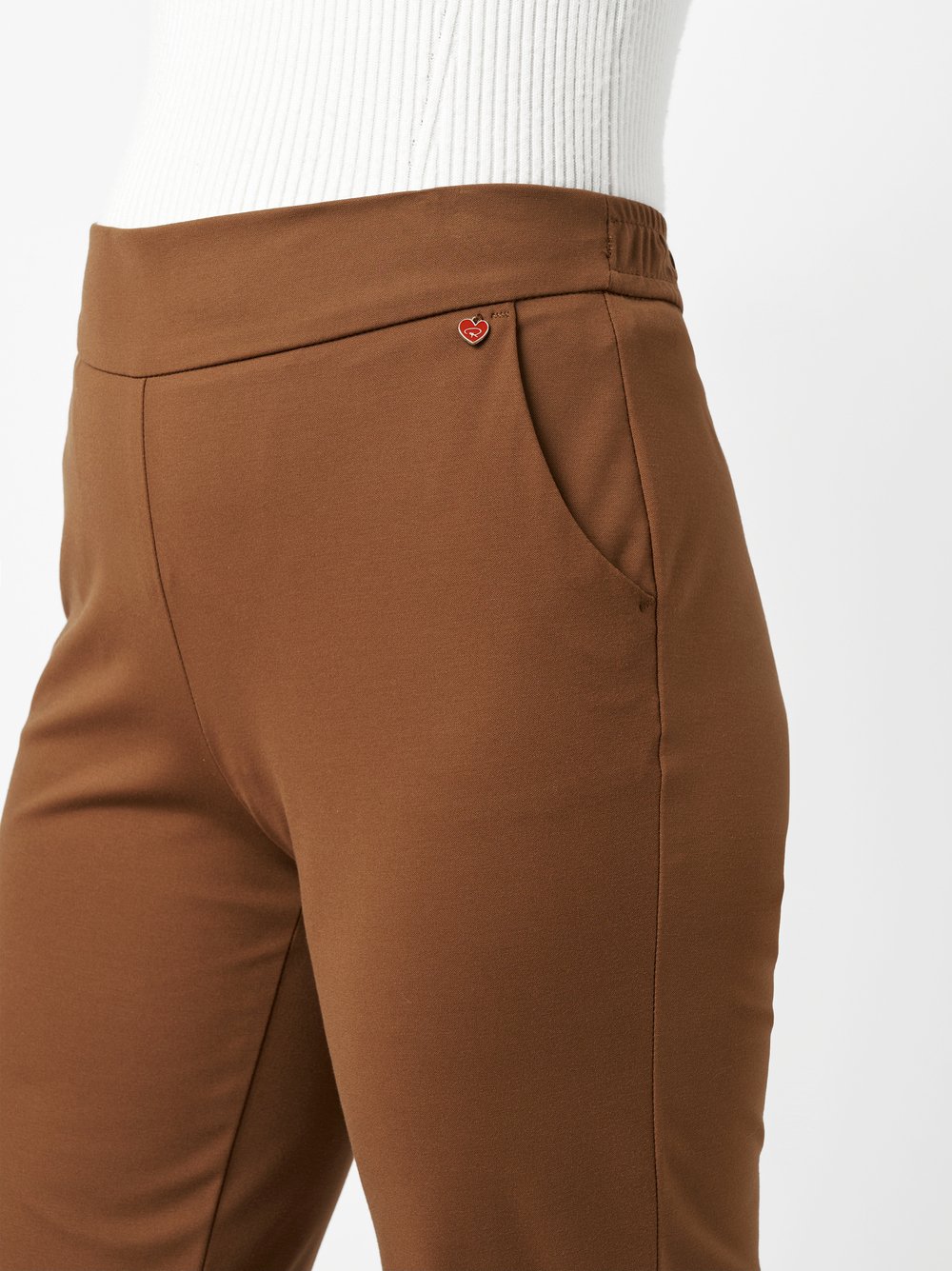 Trousers Scarlet camel detail view