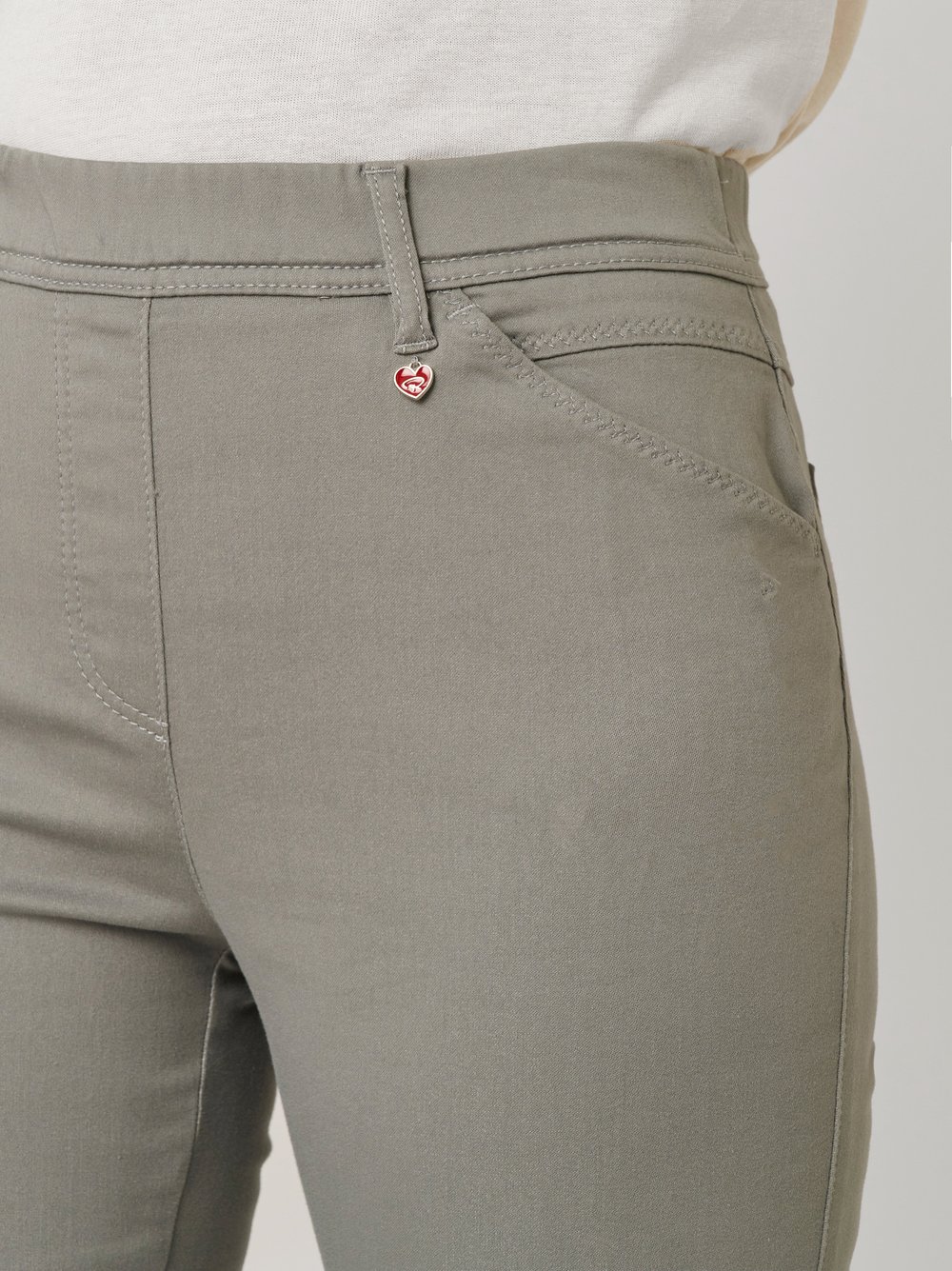 Hose Alice light khaki Detailansicht Hose Alice light khaki Detailansicht