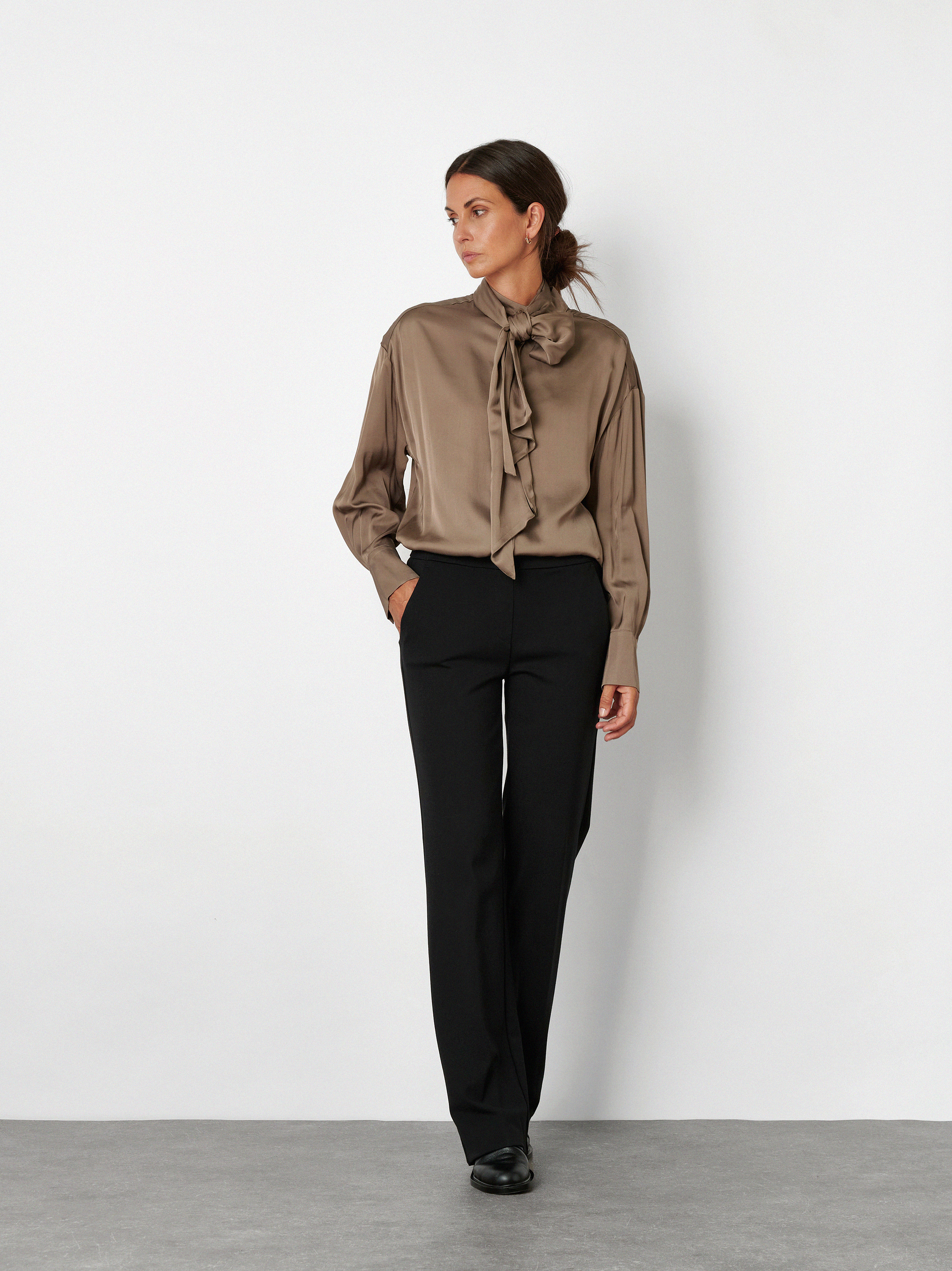Womens trousers Jenny Wide in Black, wide-leg jersey trousers, front view worn by model