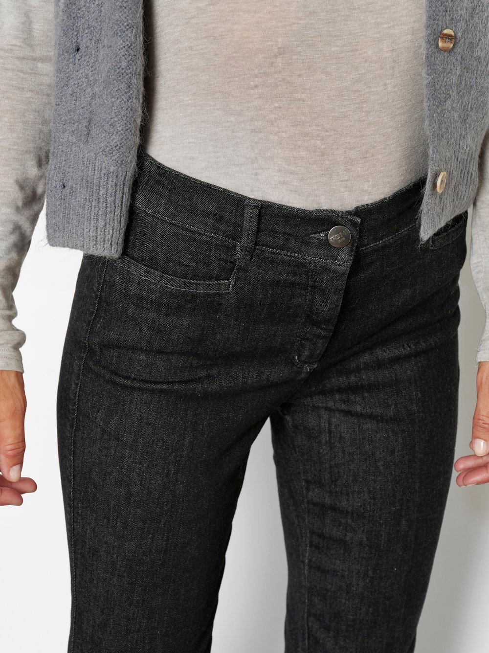 Damenjeans Jenny in Dunkelgrau, Smarte Jeans in 7/8-Laenge, Detailansicht
