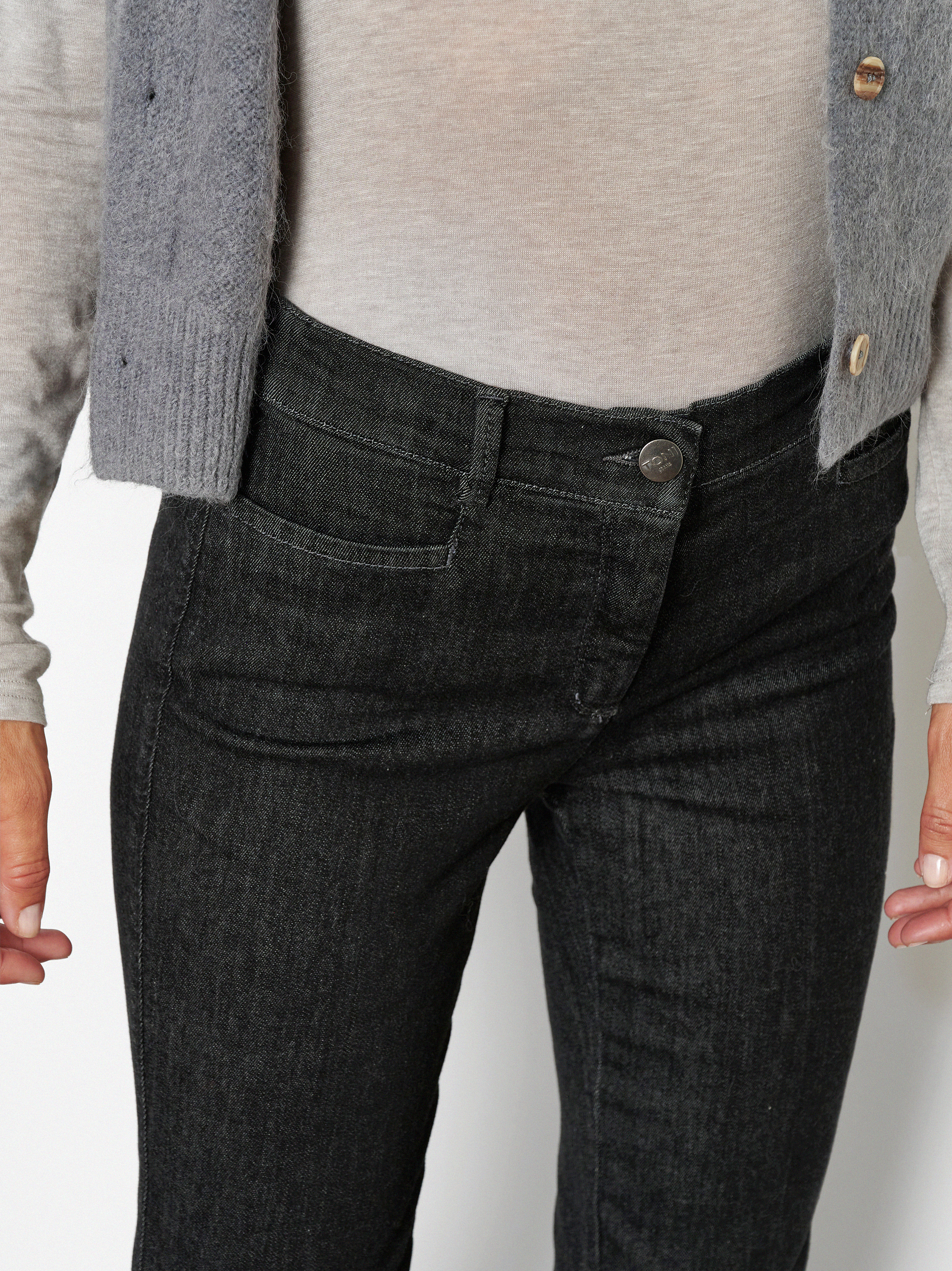 Damenjeans Jenny in Dunkelgrau, Smarte Jeans in 7/8-Laenge, Detailansicht