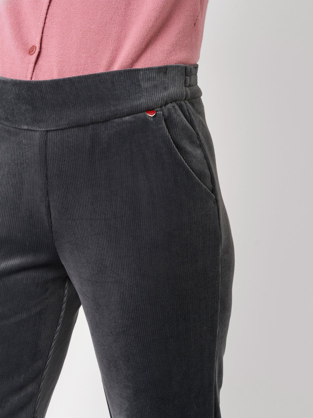 Hose Scarlet grey Detailansicht