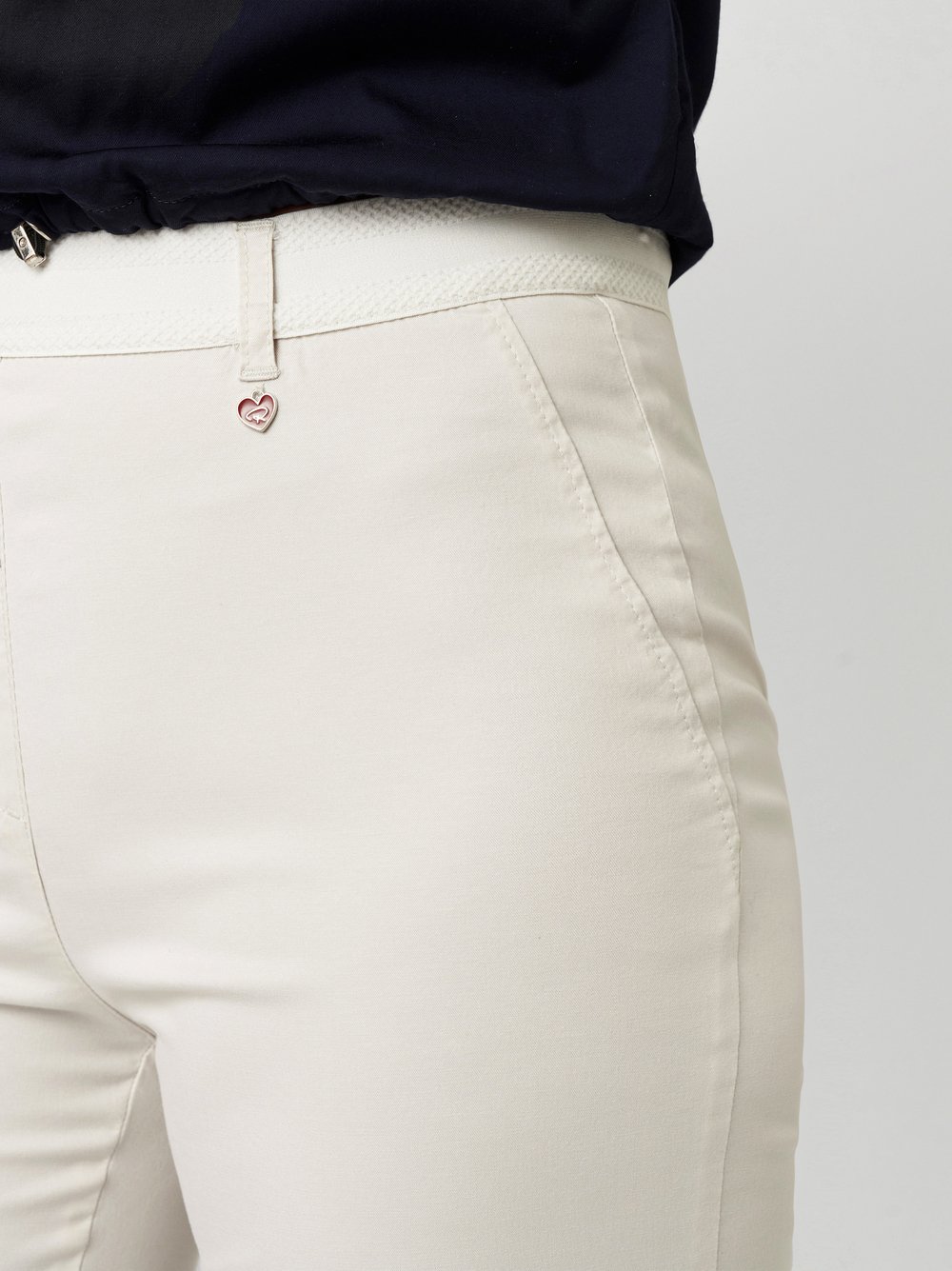 Hose Alice light sand Detailansicht Hose Alice light sand Detailansicht