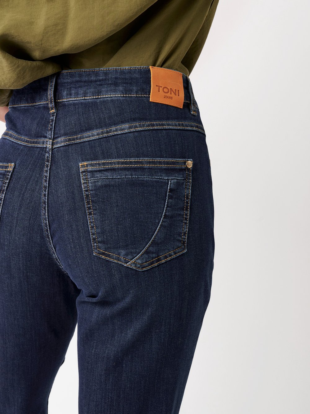 Damenjeans Honey in dark blue, entspannte Jeans aus Stretch-Denim, Detailansicht