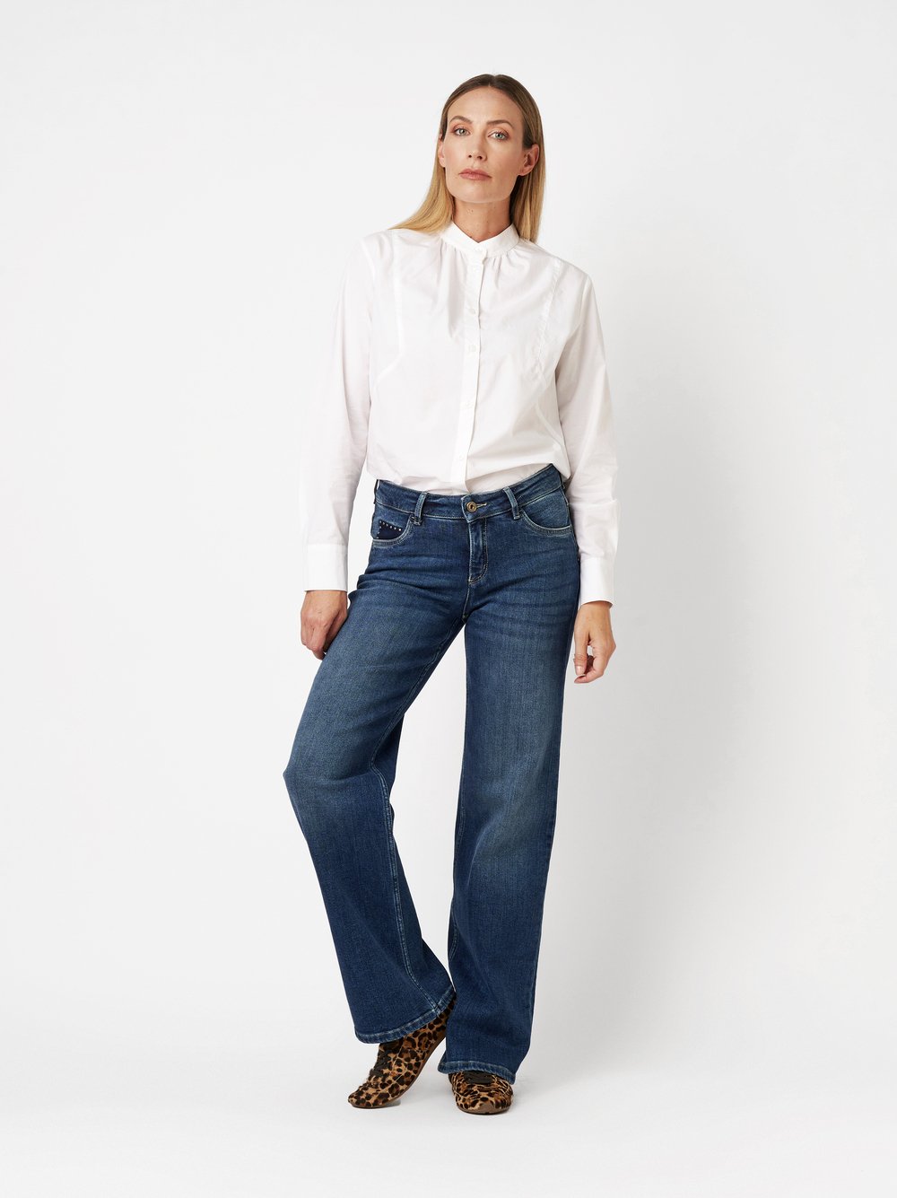 Bluse Bernice white Outfitansicht Bluse Bernice white Outfitansicht