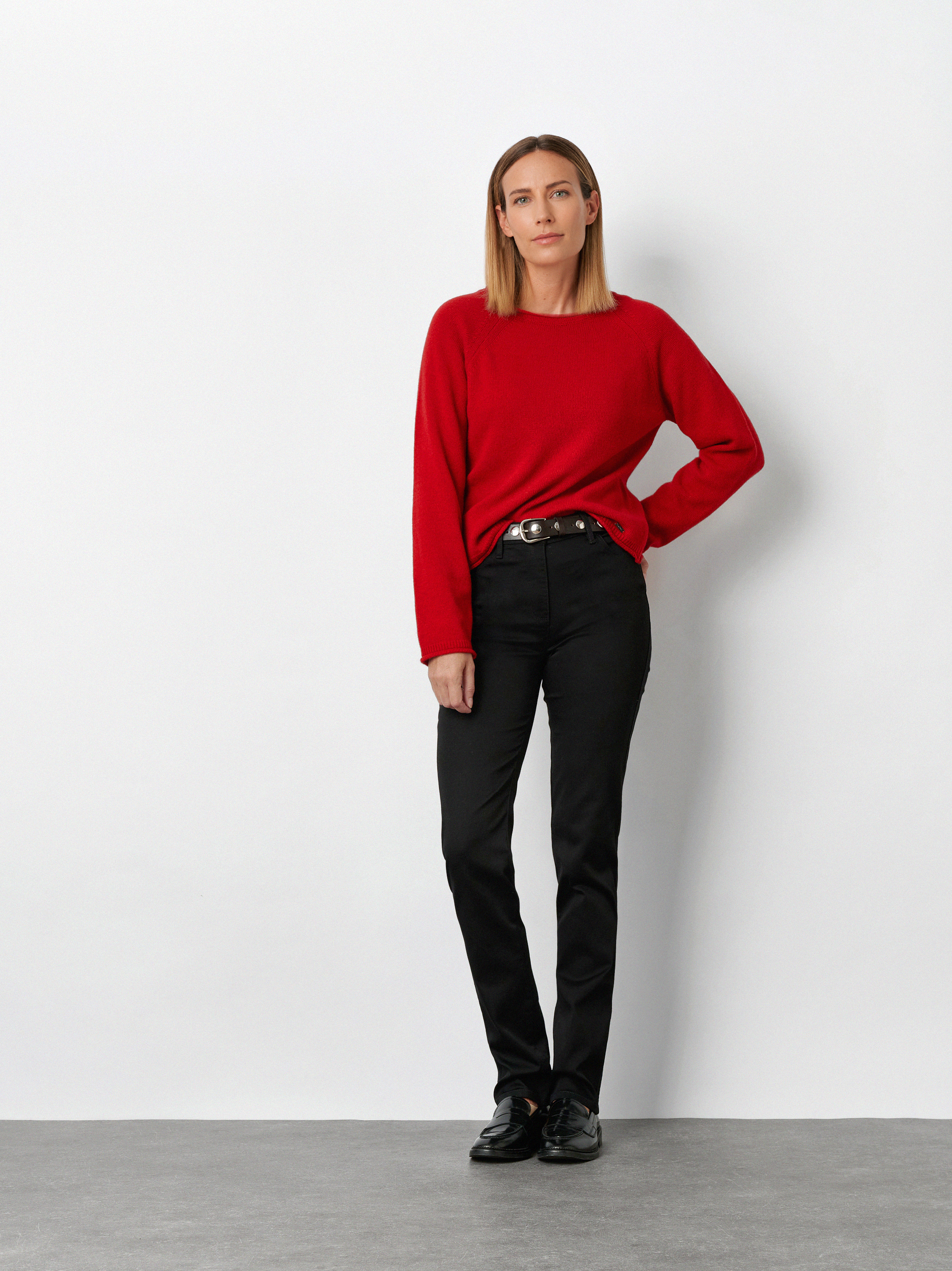 Womens trousers Be Loved in black, high-waist pants, outfit view worn by model