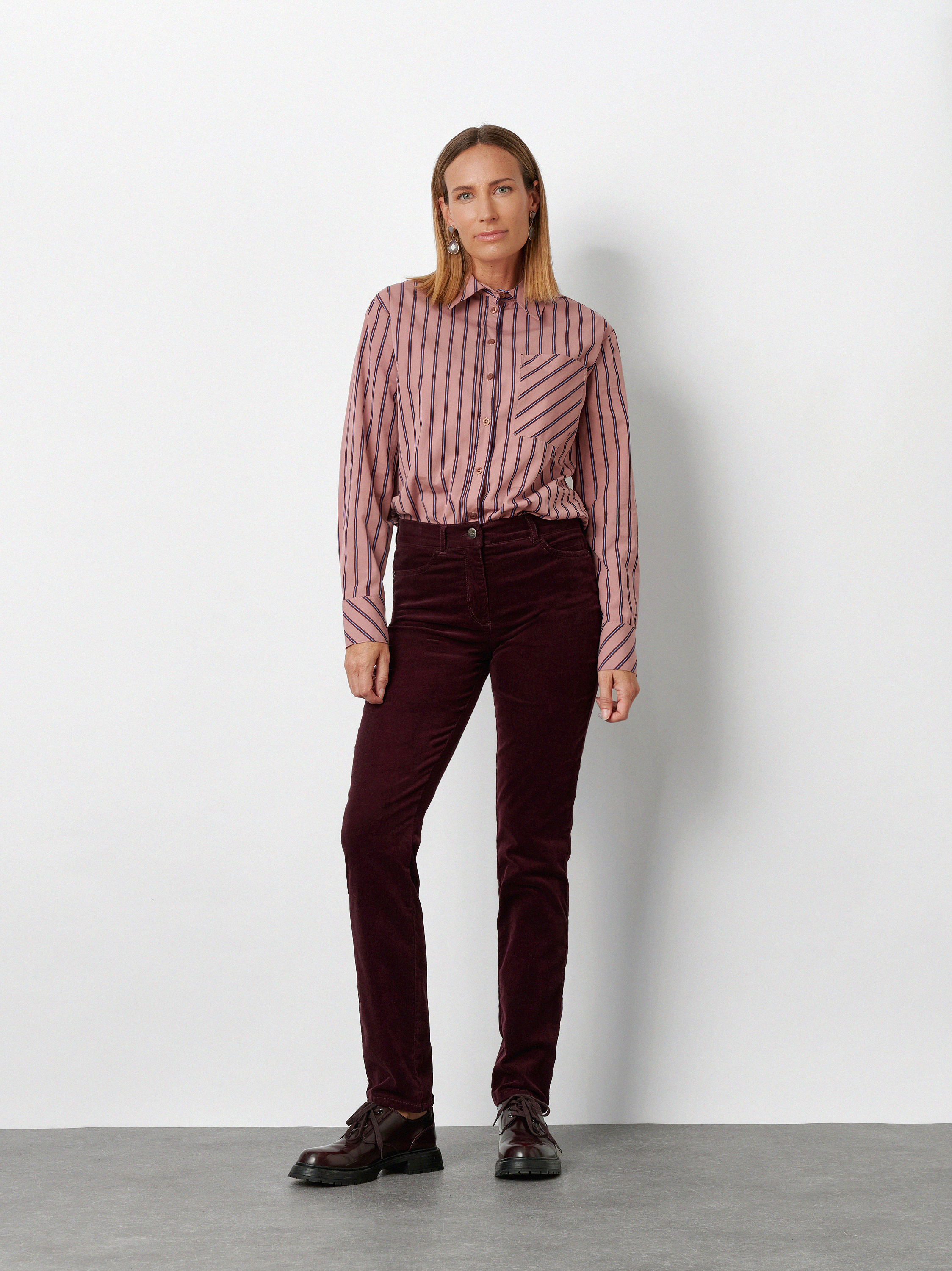 Womens trousers Be Loved in Berry, high-waist corduroy trousers, outfit view worn by model