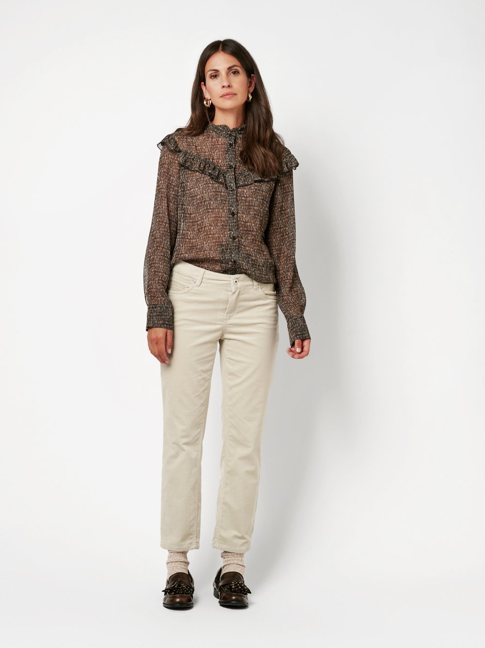 Trousers Ella light beige outfit view