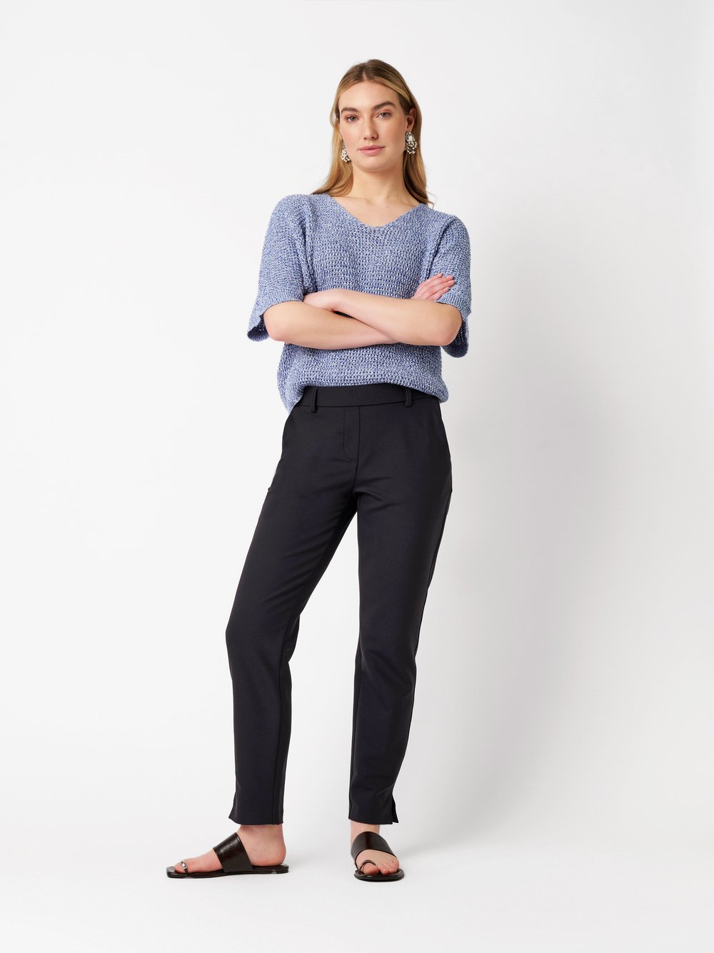 Damenhose Jenny Slim in dark blue, smarte Businesshose, Outfitansicht am Model
