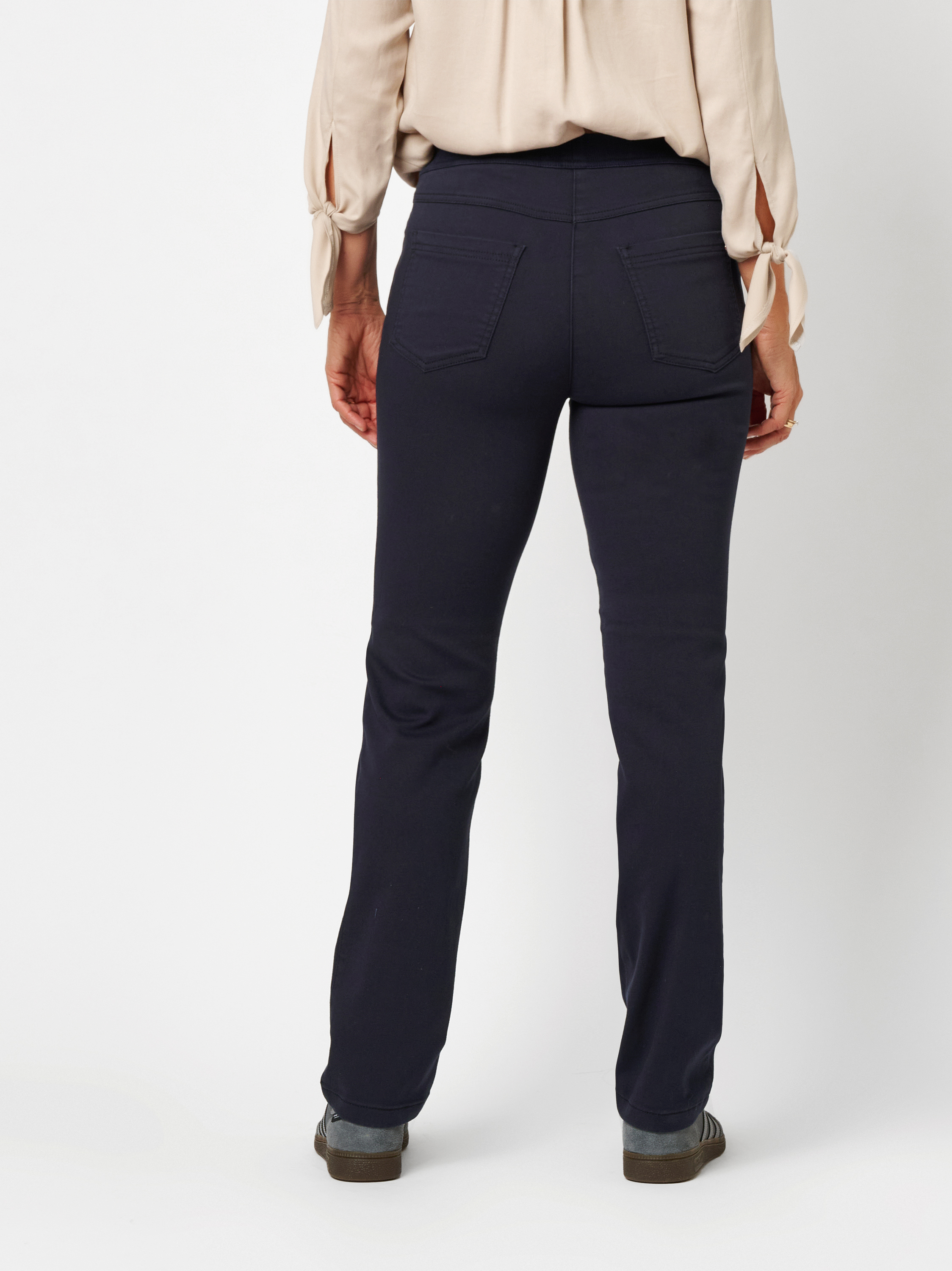 Damenhose My Darling Slim in navy, 5-Pocket mit Jerseybund, Rueckansicht am Model getragen