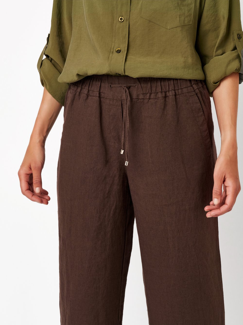 Damenhose Pia 3/4 in dark brown, Legere 3/4-Hose aus Leinen, Detailansicht
