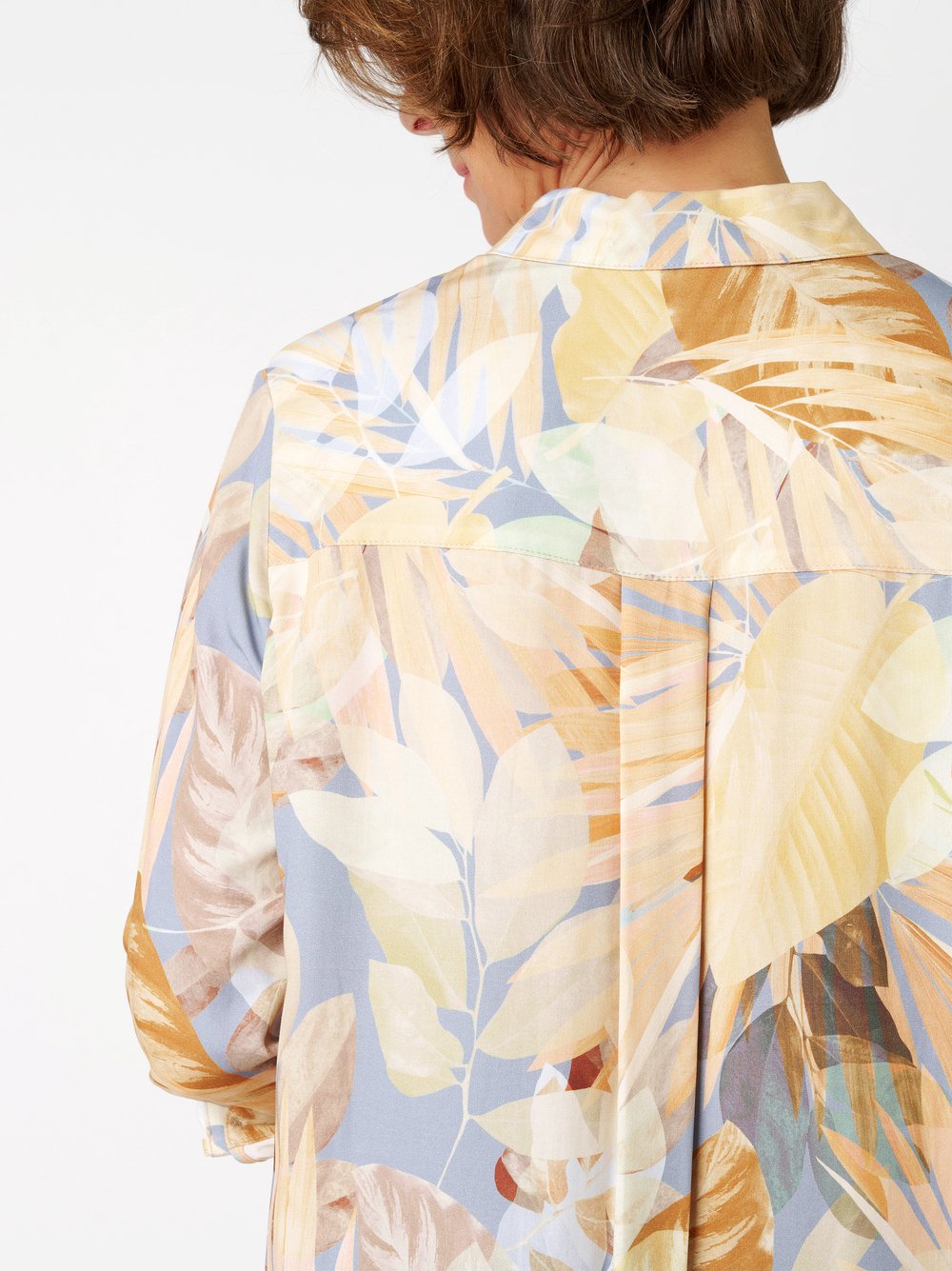 Damenbluse Sweet Bea in multicolour yellow, seidige Bluse mit tropischem Print, Detailansicht