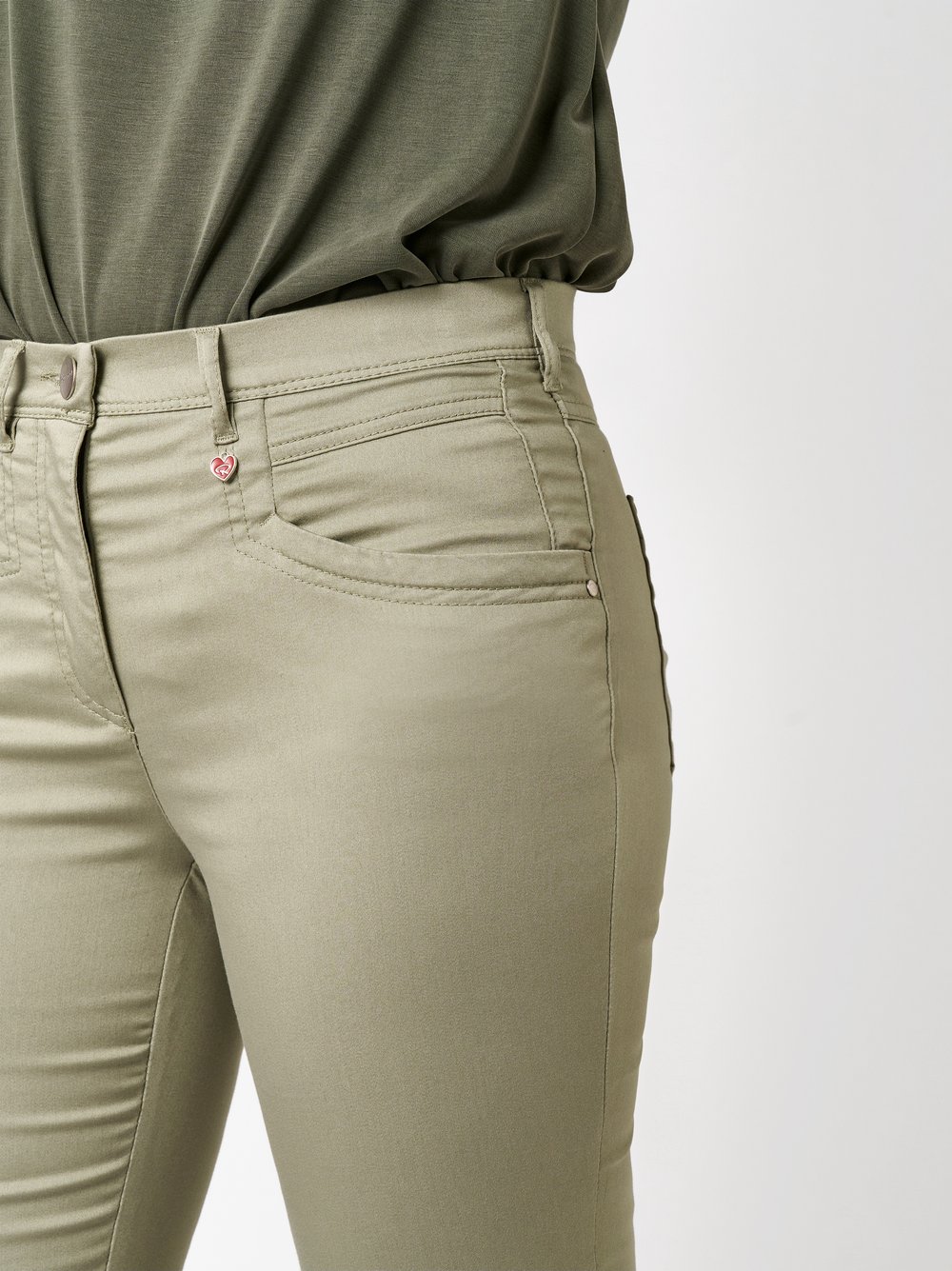 Damenhose Meine beste Freundin 7/8 in khaki, Sommerliche 7/8-Hose, Detailansicht