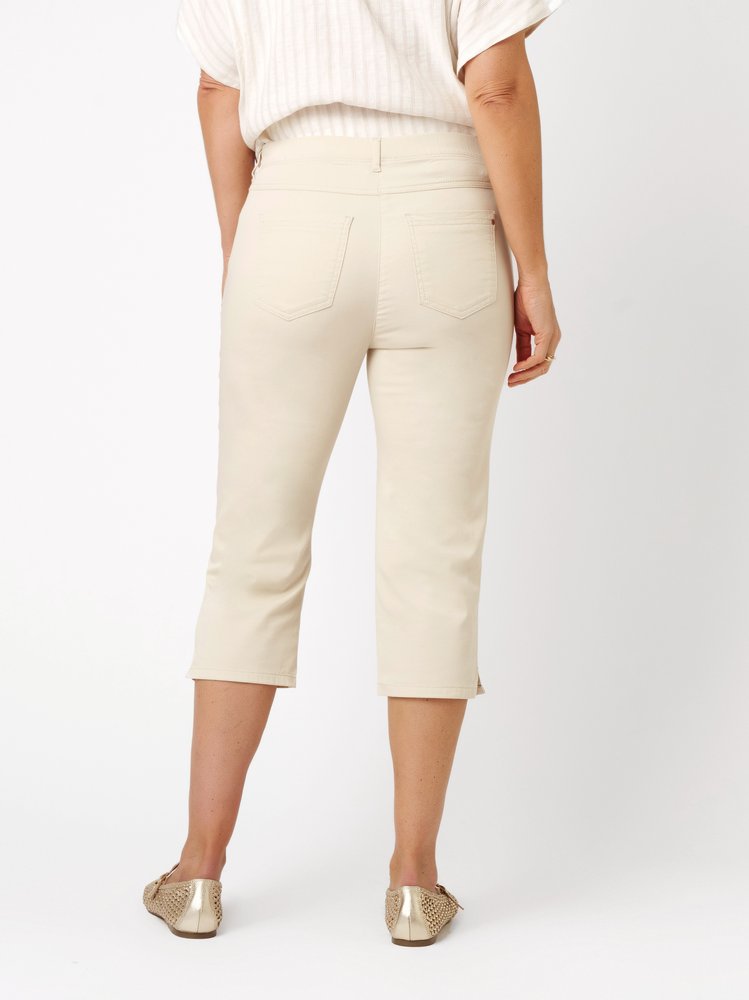 Womens trousers Meine beste Freundin Capri in light beige, summery capri pants, back view worn by model