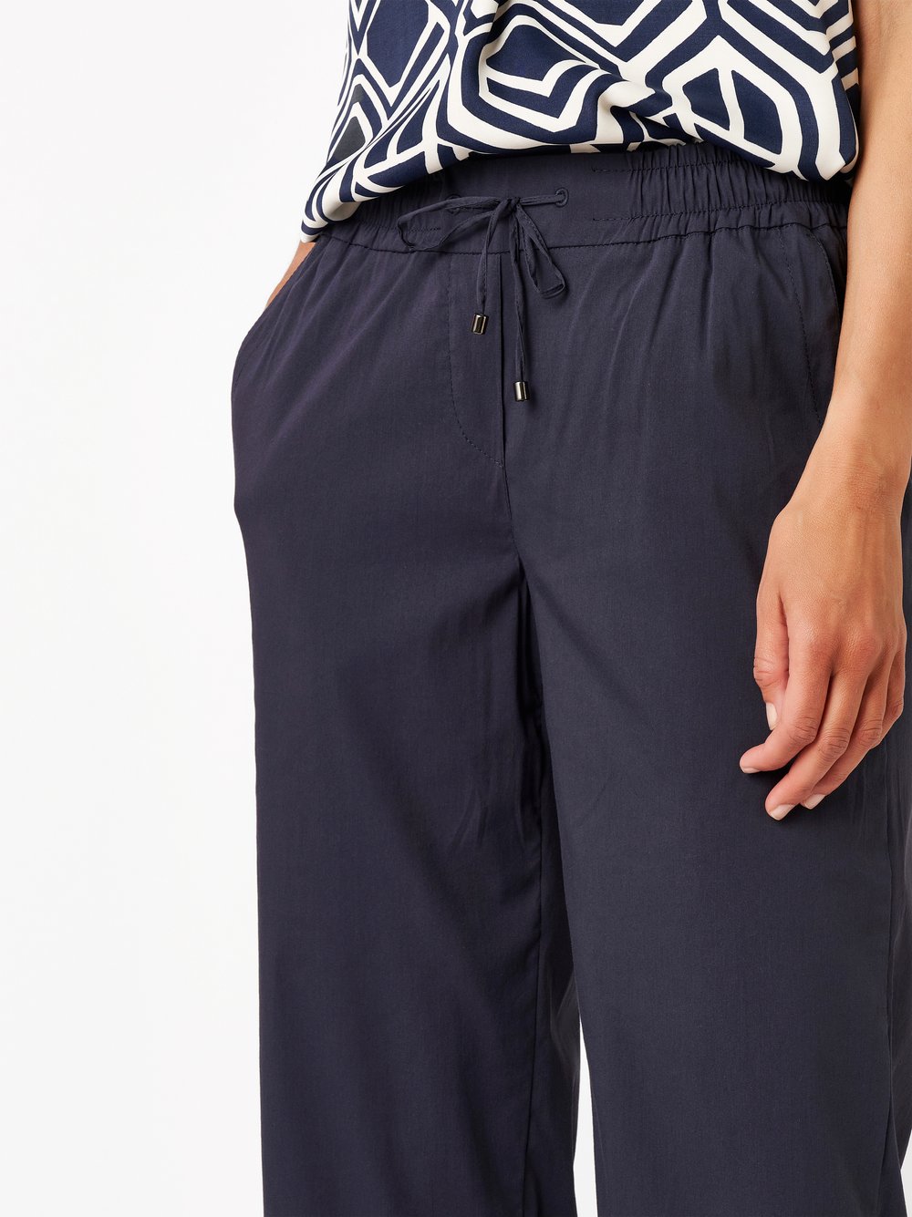 Damenhose Pia 3/4 in dark blue, Legere 3/4-Hose aus leichter Baumwolle, Detailansicht