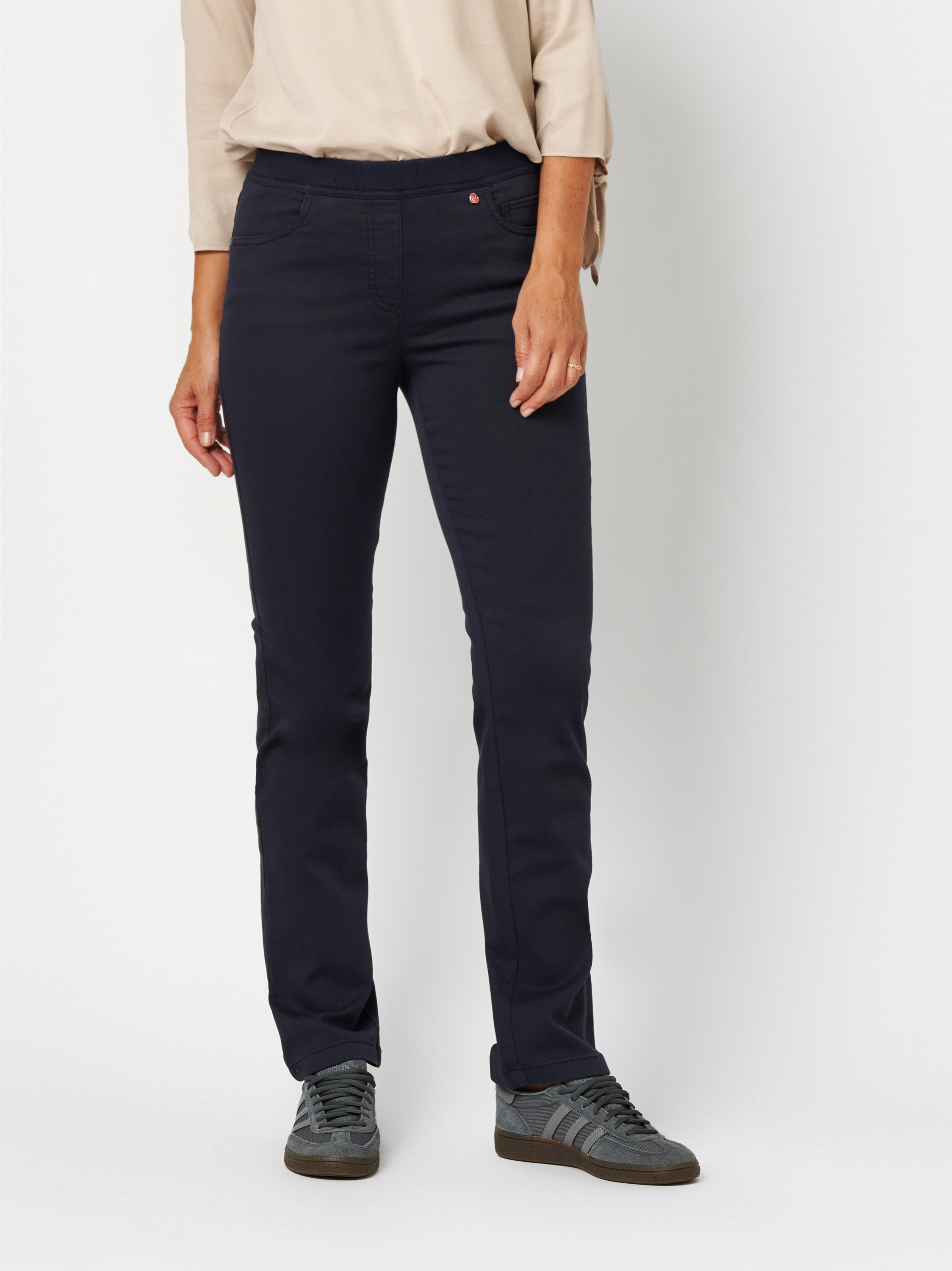 Damenhose My Darling Slim in navy, 5-Pocket mit Jerseybund, Outfitansicht am Model