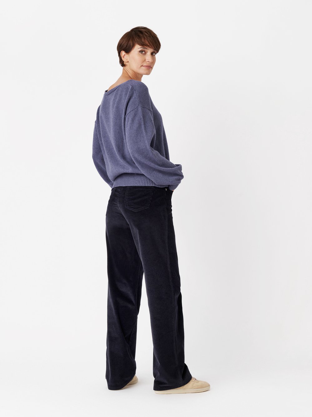 Trousers Liv dark blue rear view