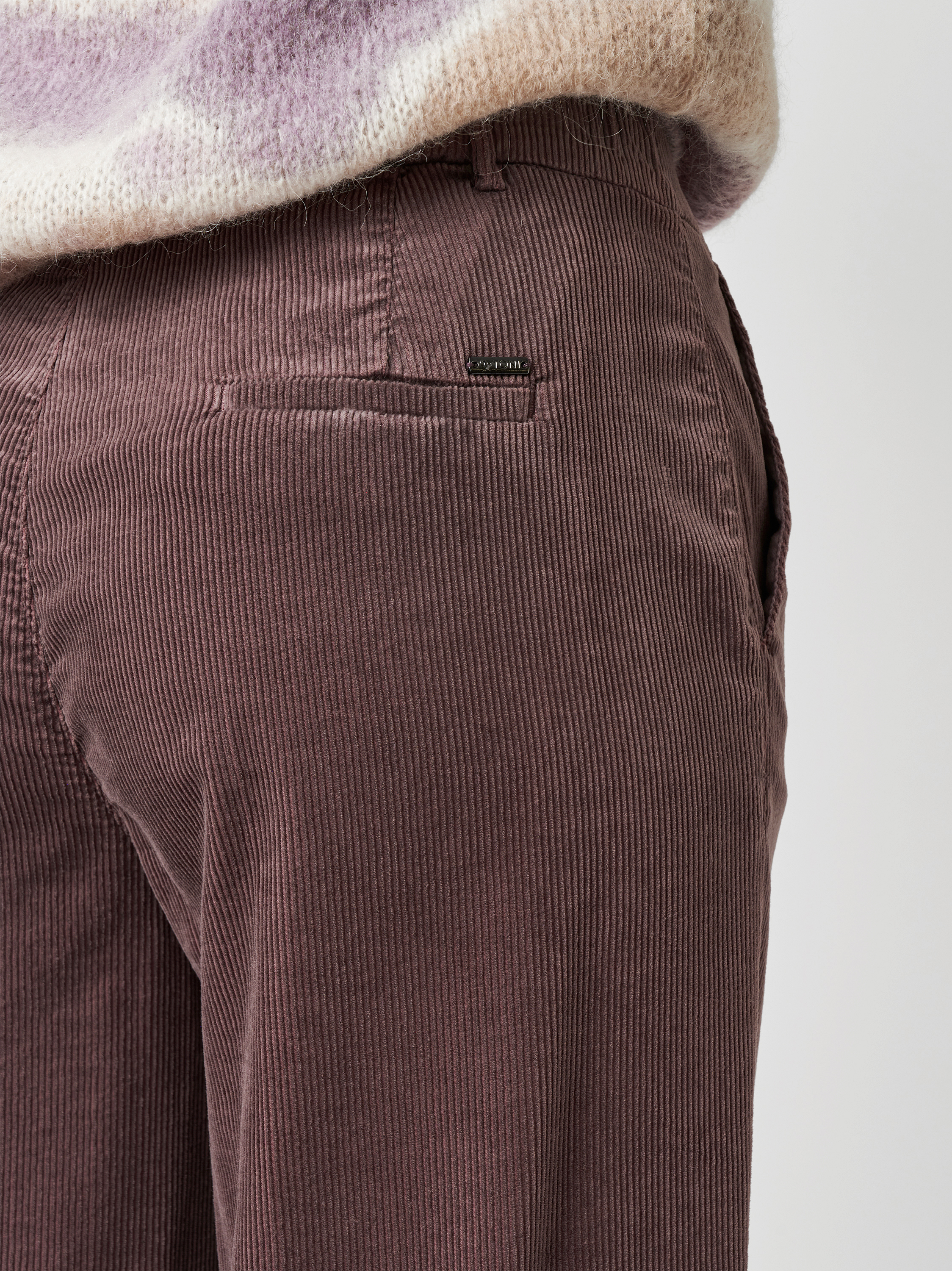 Jeans Luisa mauve Detailansicht