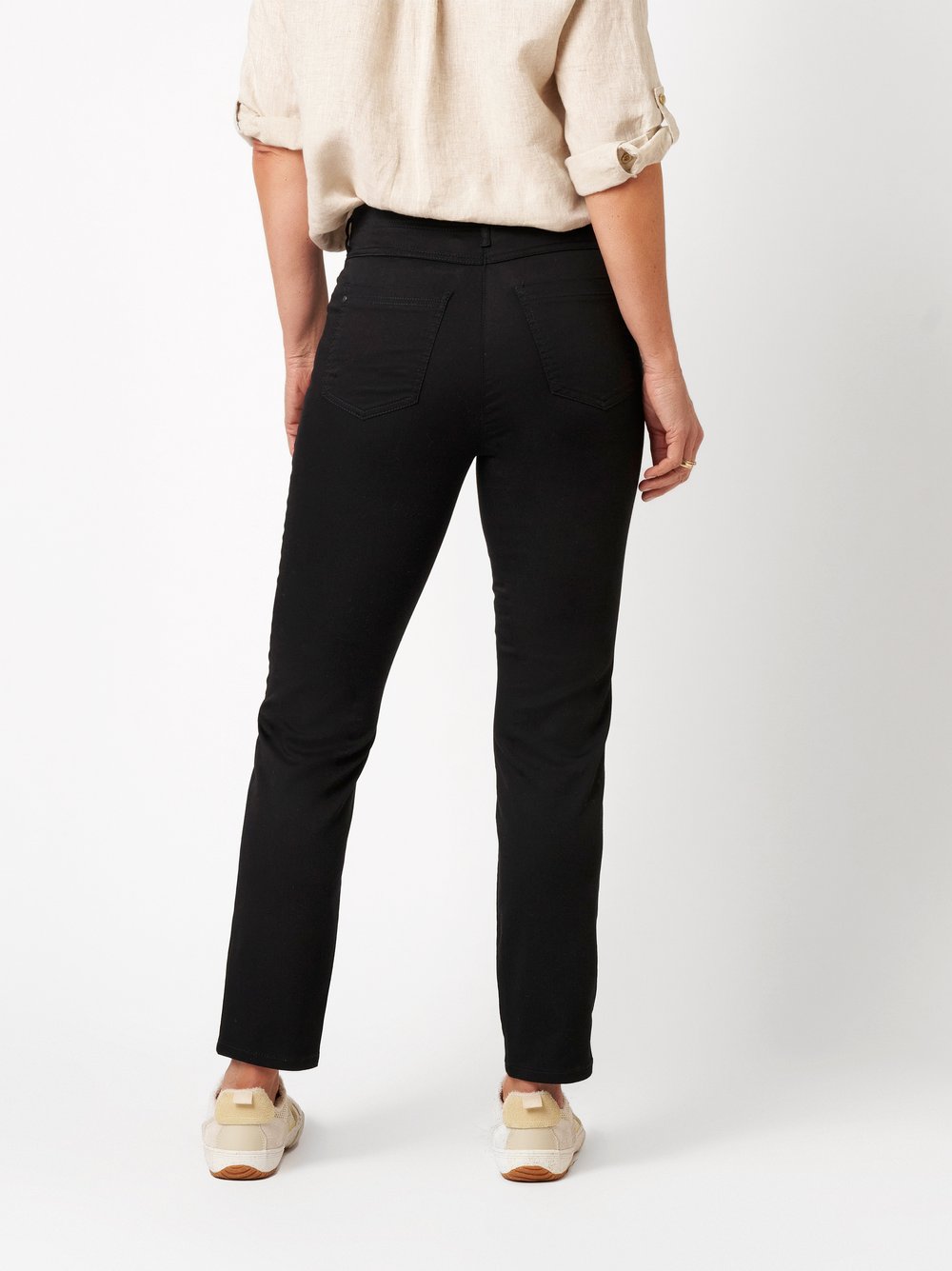 Damenhose Meine beste Freundin 7/8 in black, Sommerliche 7/8-Hose, Rueckansicht am Model getragen