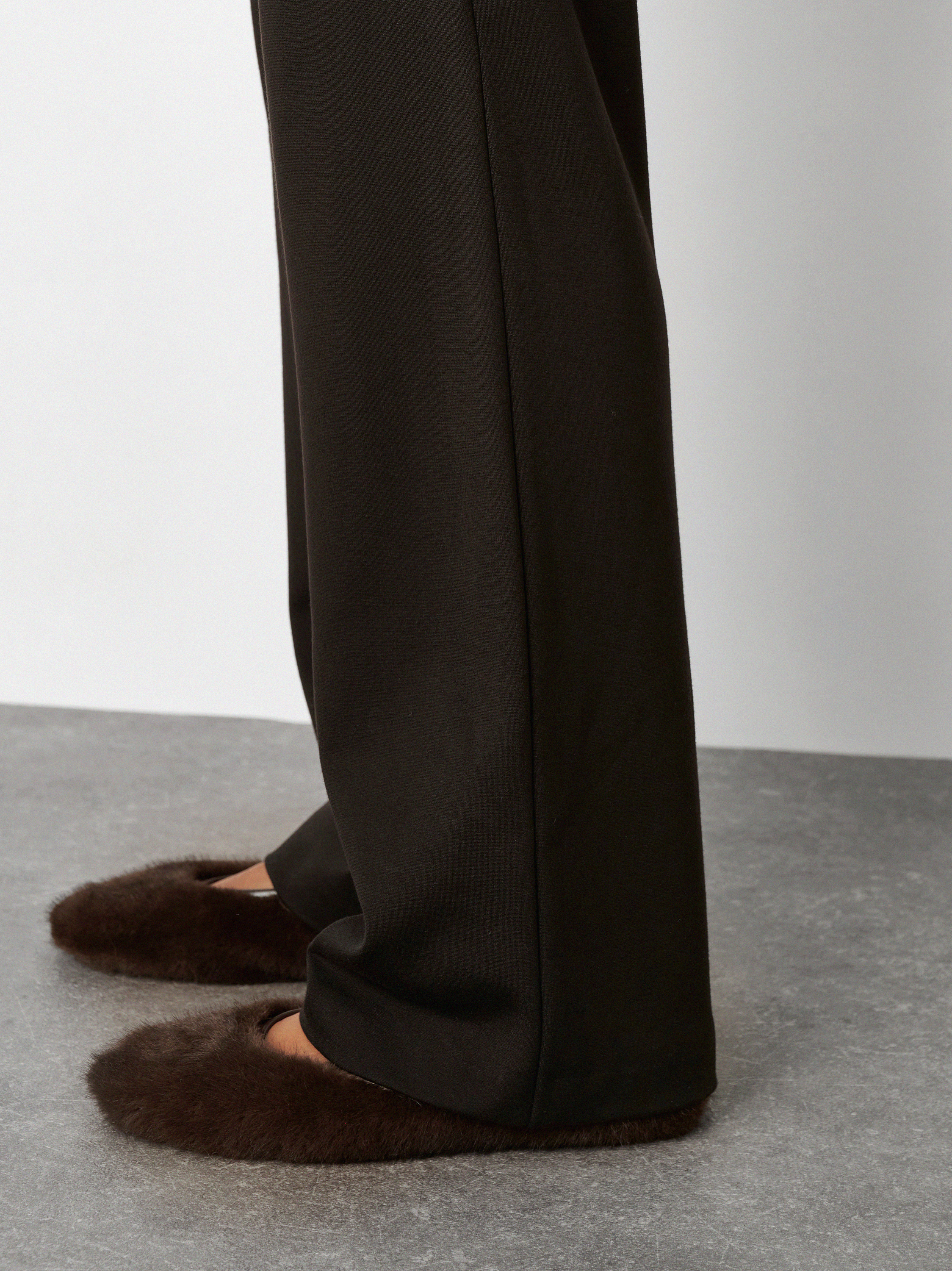 Womens trousers Jenny Wide in Dark Brown, wide-leg jersey trousers, detail view