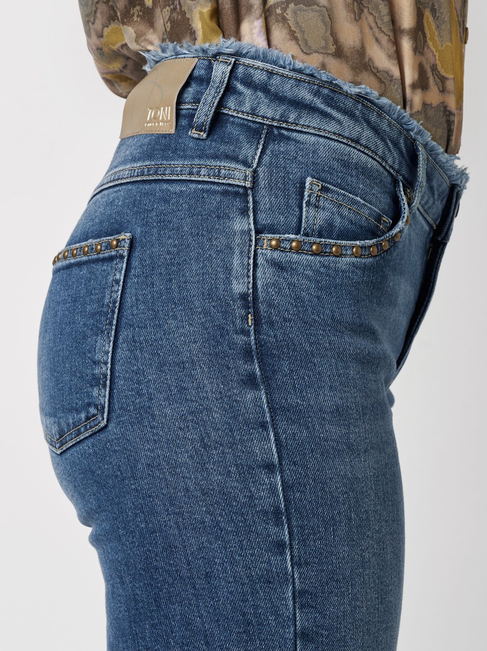 Jeans Ella mid blue Detailansicht Jeans Ella mid blue Detailansicht