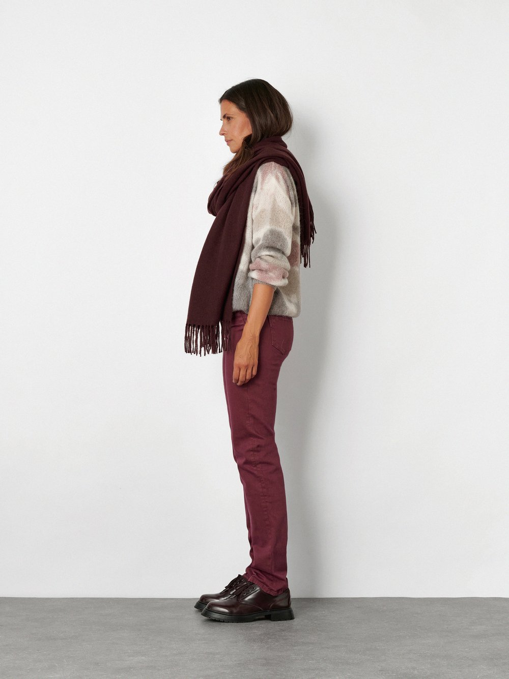 Damenjeans Be Loved in Beere, high-Waist Jeans in Colour Denim, Frontansicht am Model getragen
