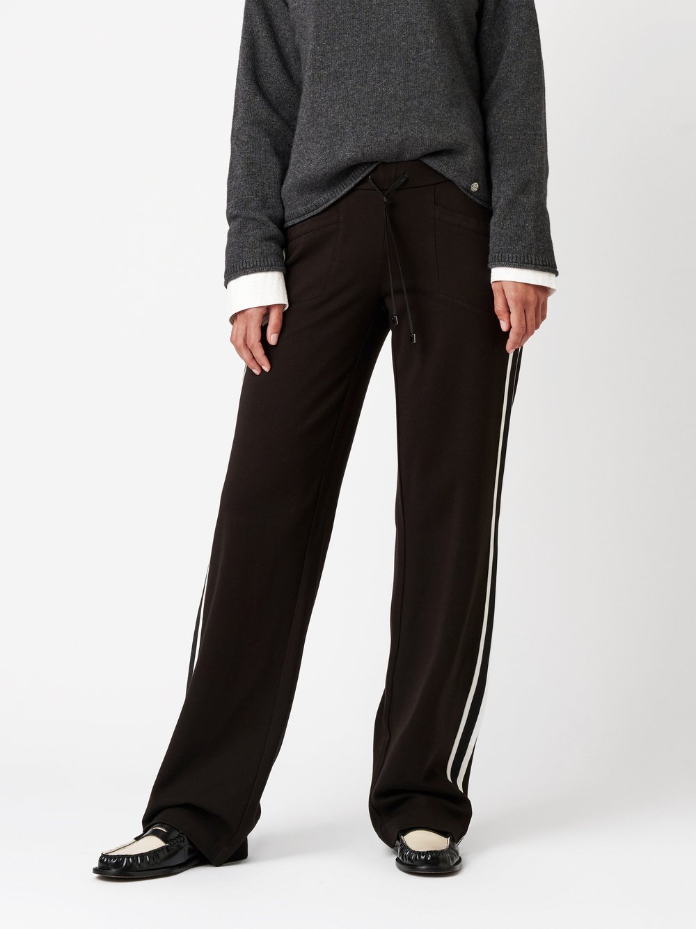 Hose Sue dark brown Vorderansicht