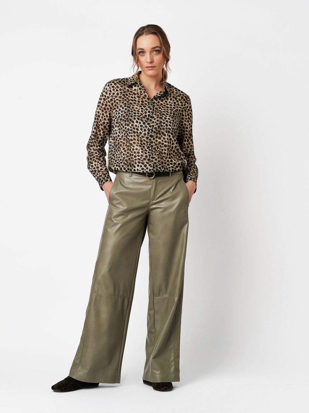 Bluse Clay khaki/black Outfitansicht Bluse Clay khaki/black Outfitansicht