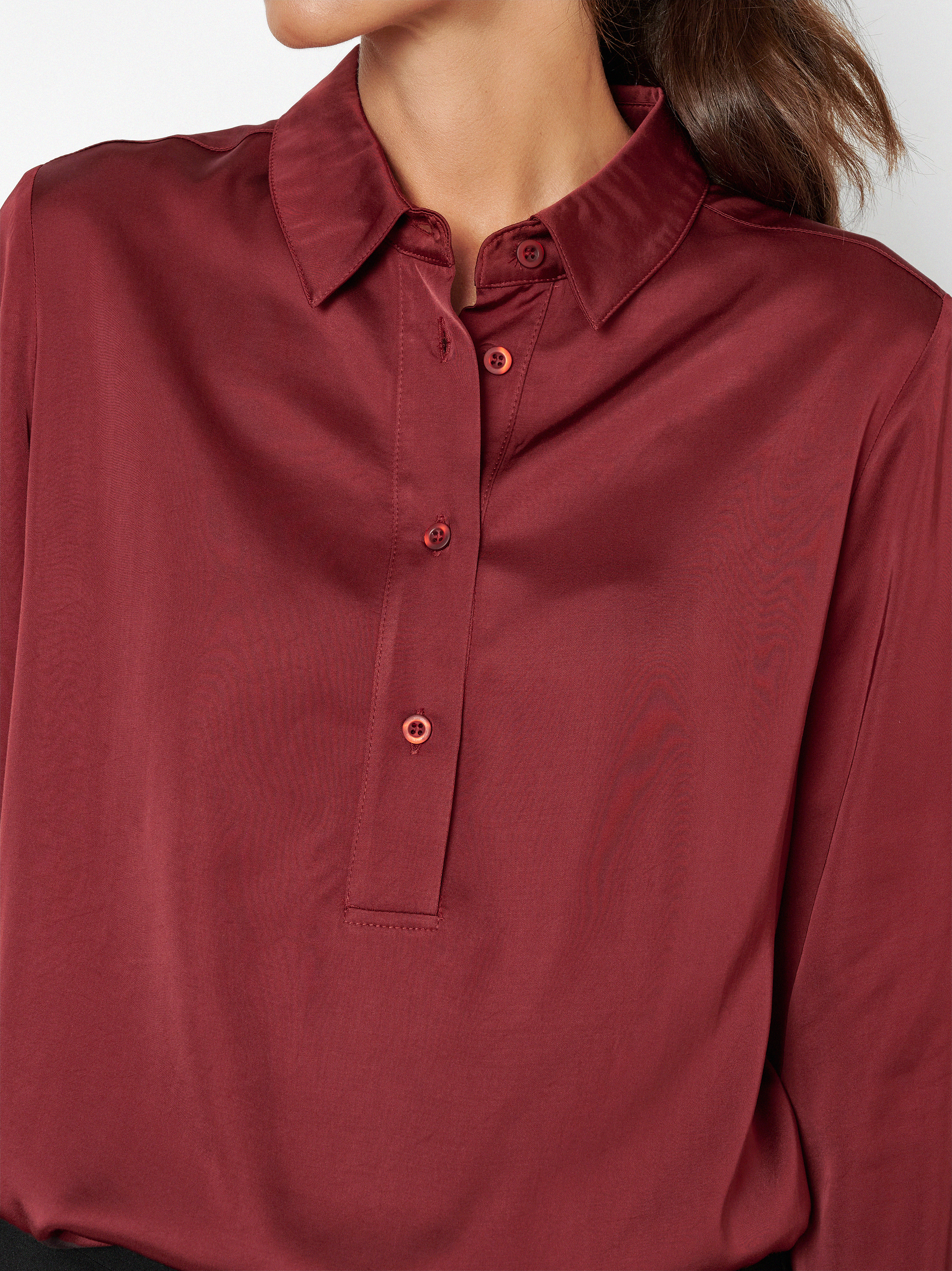 Womens blouse Celina in Rust, slip-on blouse with an elegant sheen, second detail view