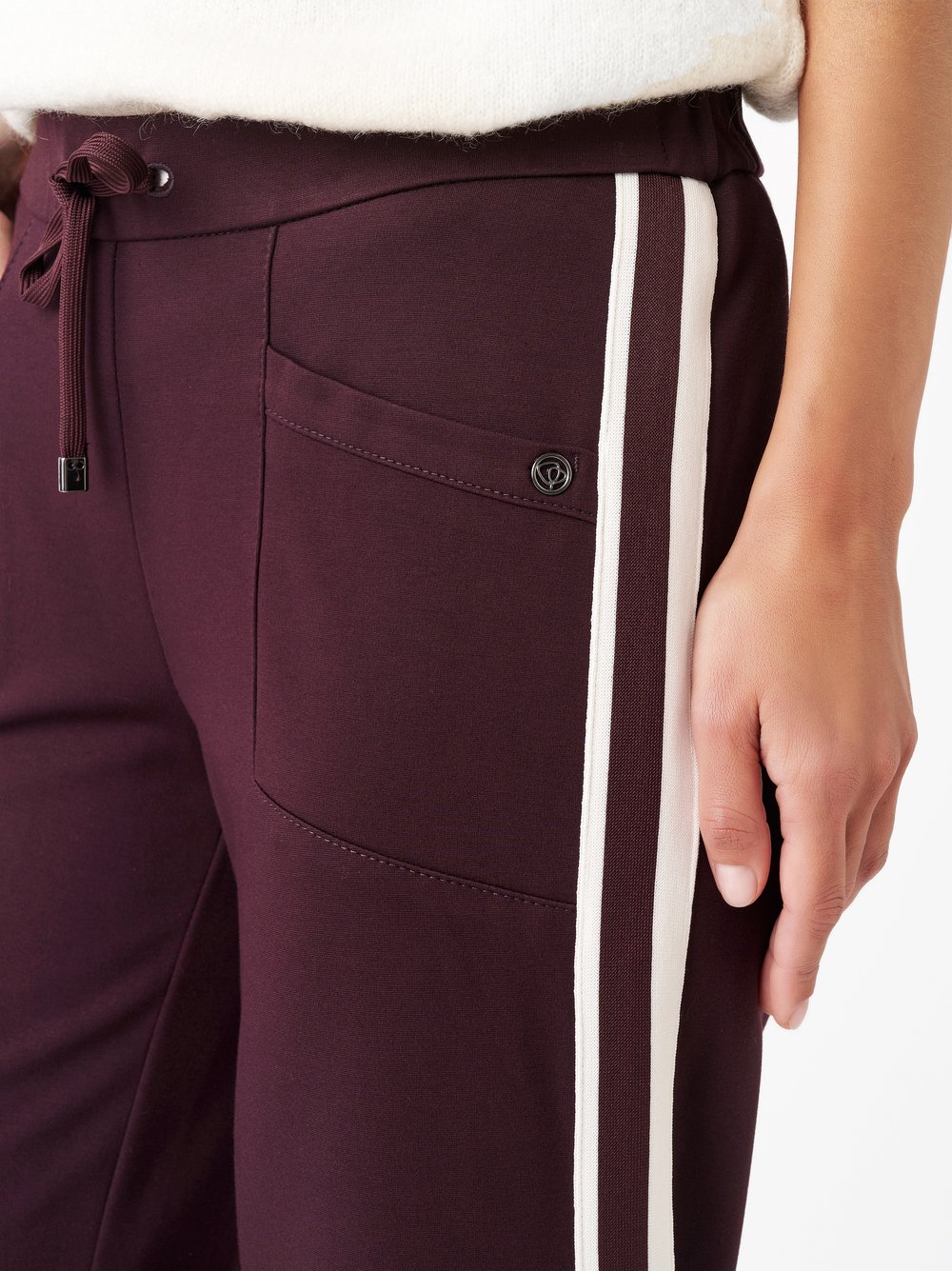 Trousers Sue wine detail view