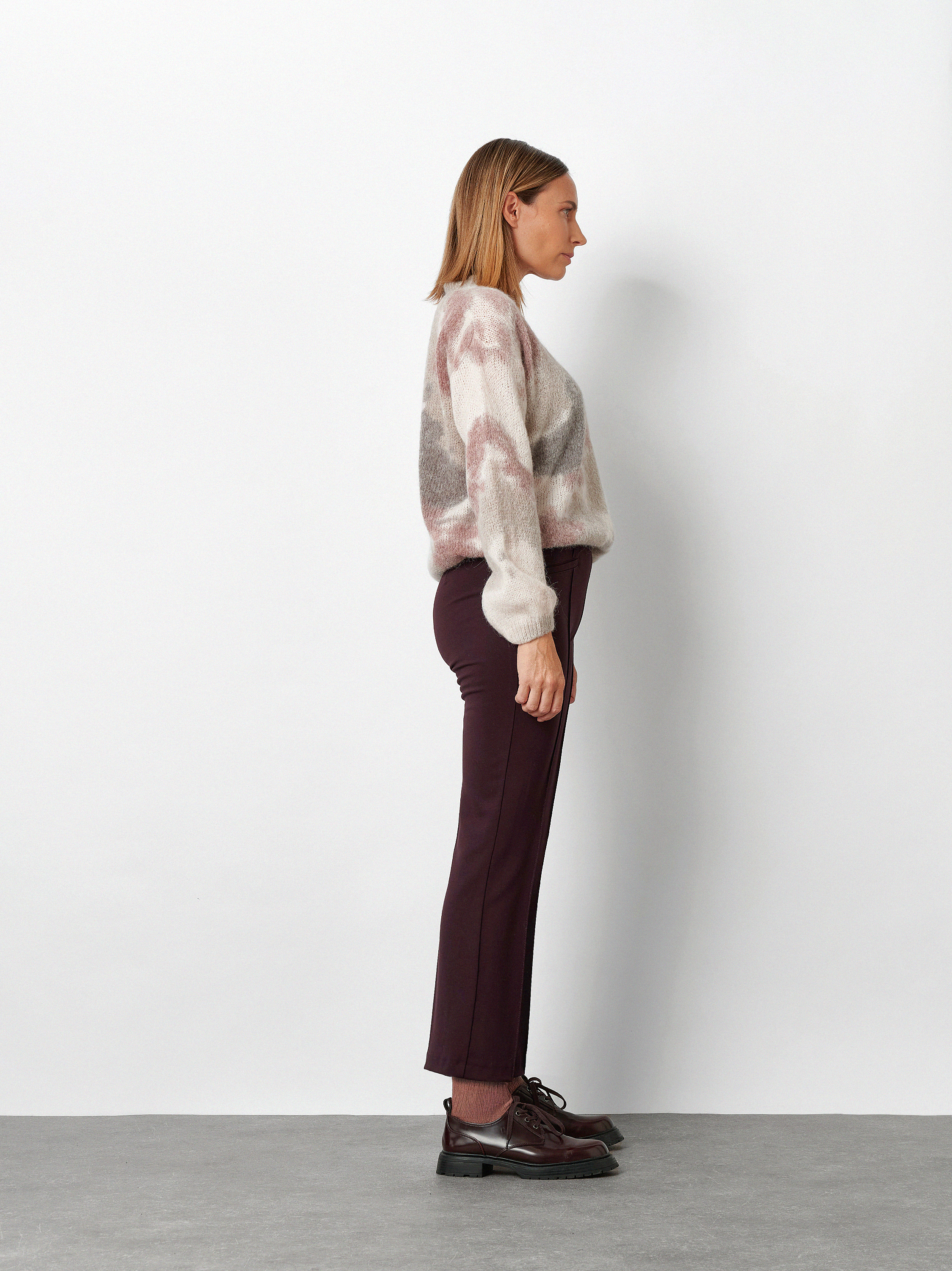 Womens trousers Jenny in Bordeaux, 7/8 flared jersey trousers, front view worn by model