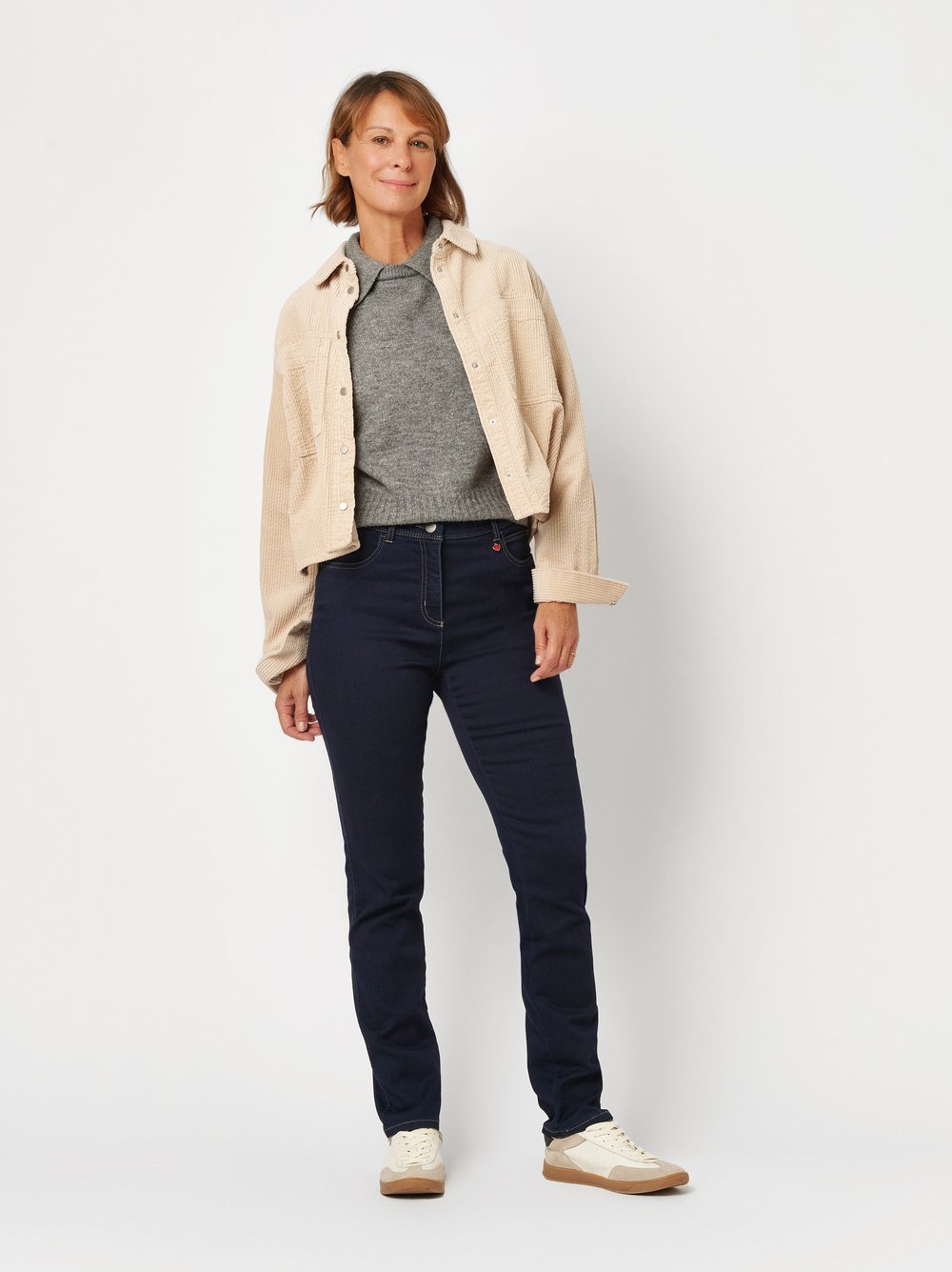 Damenjeans Meine beste Freundin in Marine, slim-Fit Jeans aus Thermodenim, Outfitansicht am Model