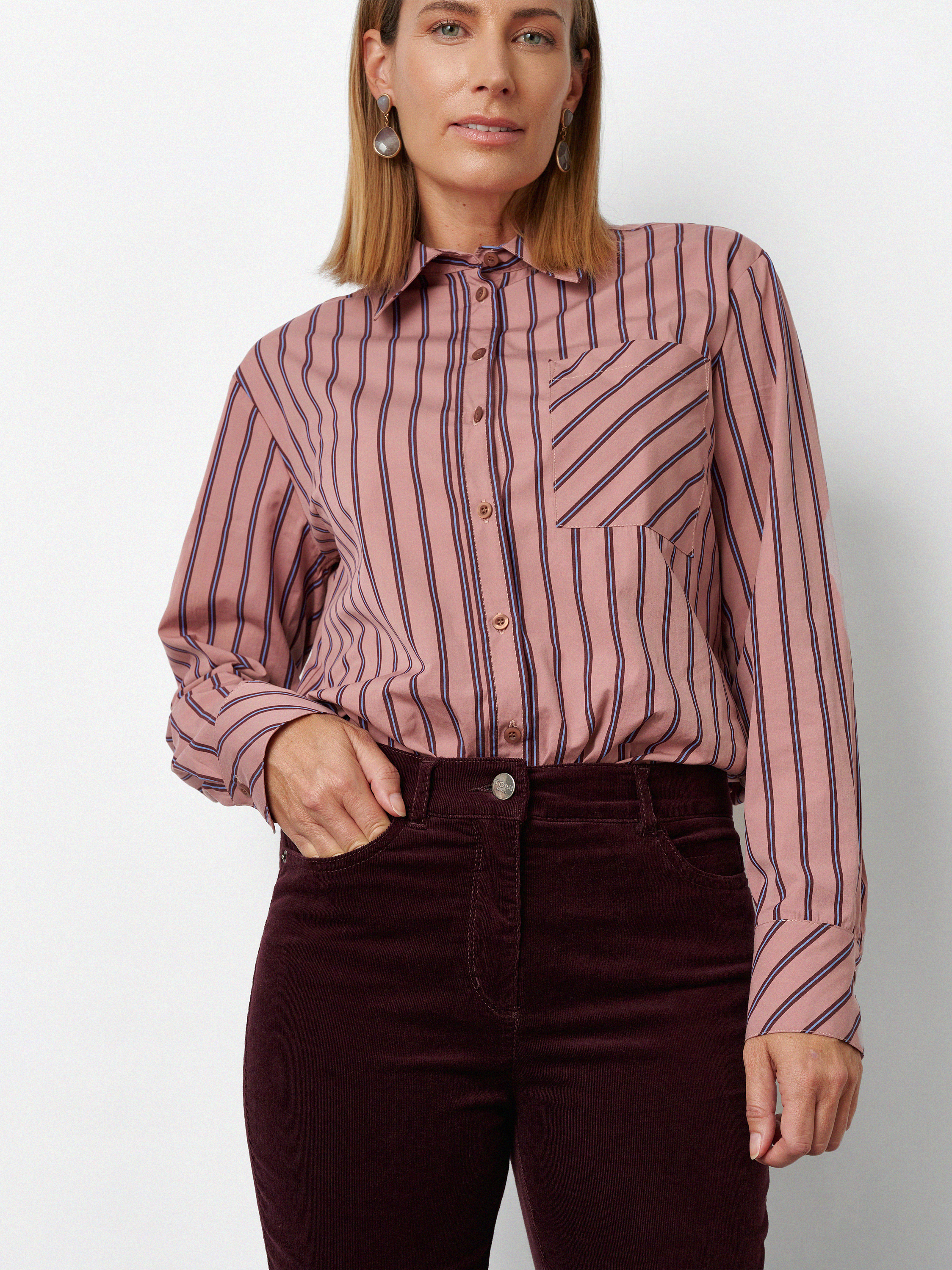 Womens trousers Be Loved in Berry, high-waist corduroy trousers, second detail view