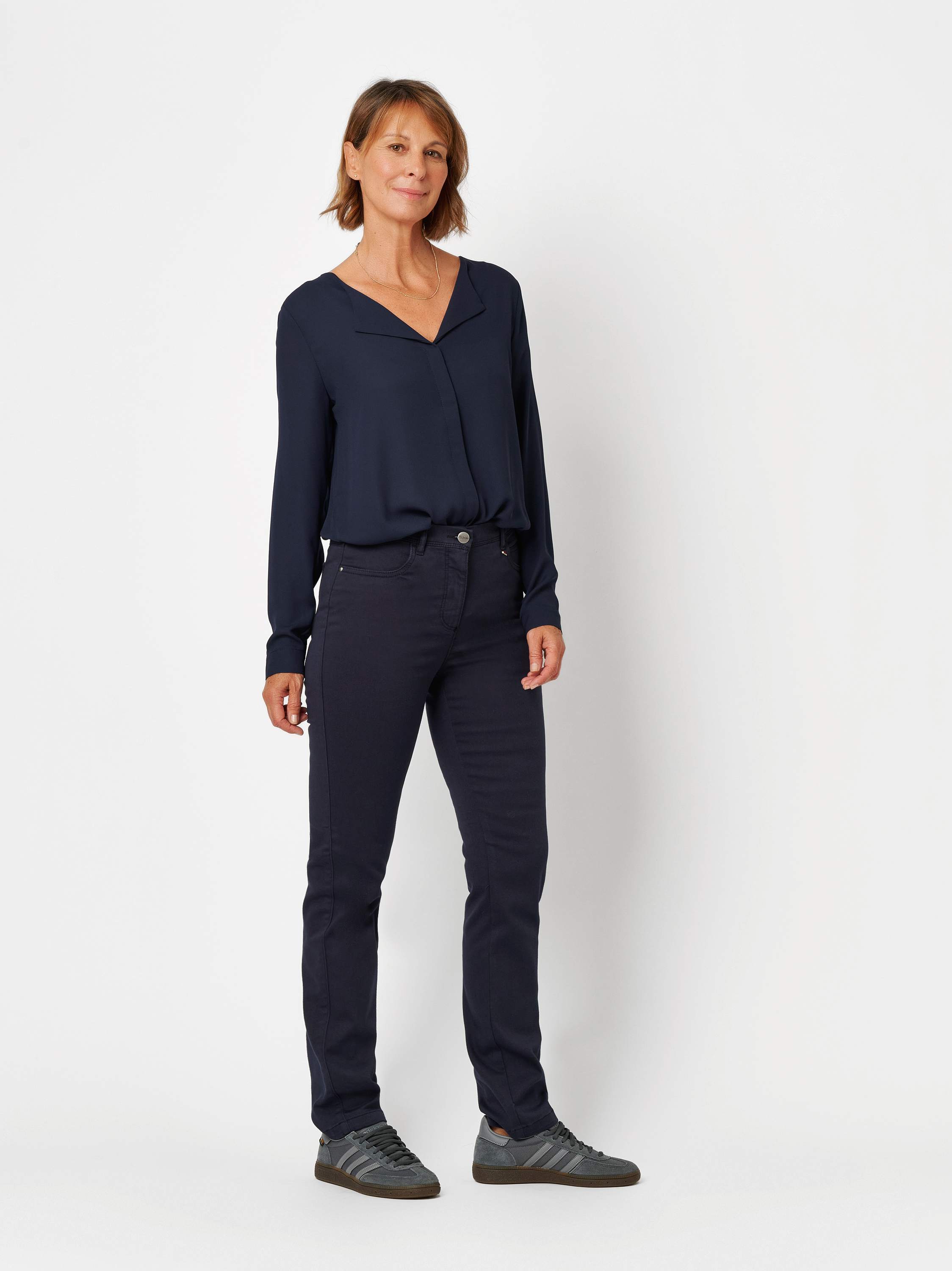 Womens trousers Meine beste Freundin Slim in navy, slim 5-pocket pants, front view worn by model