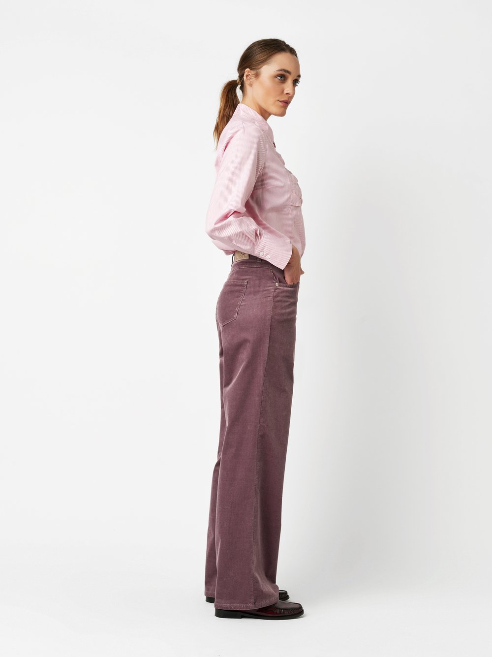 Trousers Liv mauve outfit view